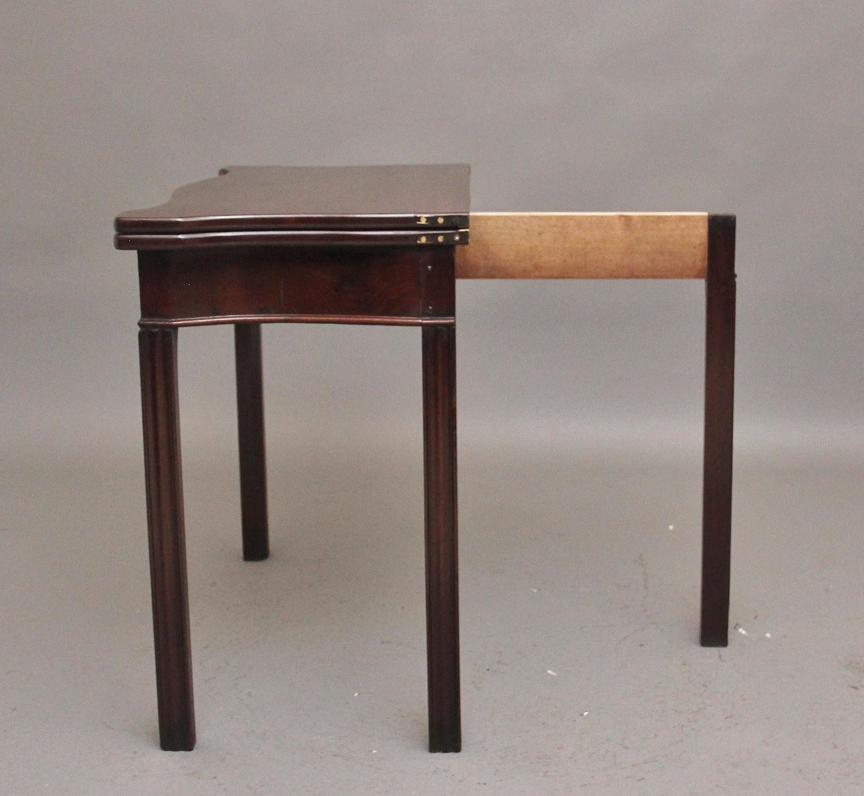 18th Century Mahogany side table For Sale 1