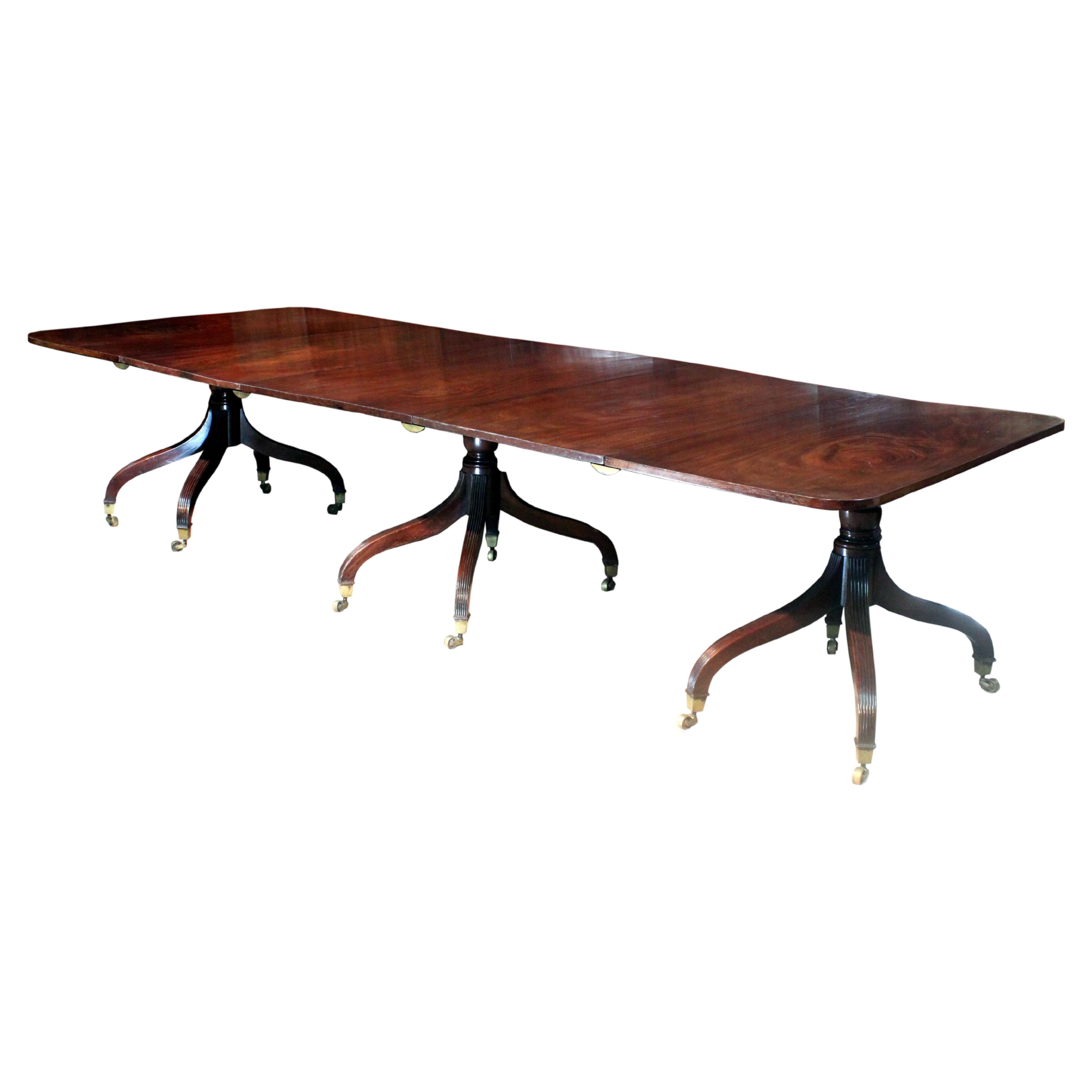 18th Century Mahogany Three-Pillar Dining Table