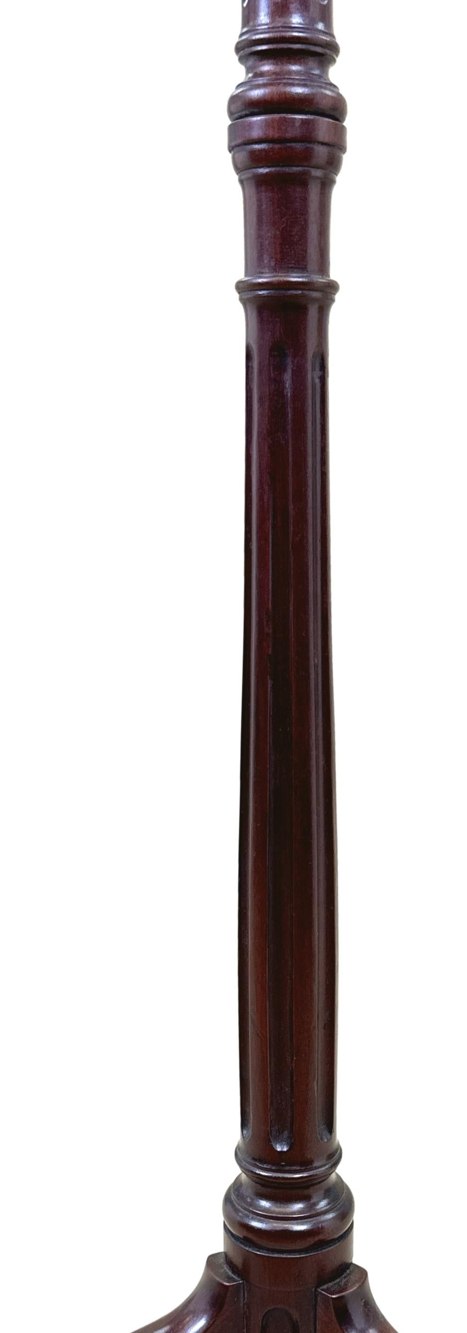 18th Century Mahogany Torchere Stand In Good Condition For Sale In Bedfordshire, GB