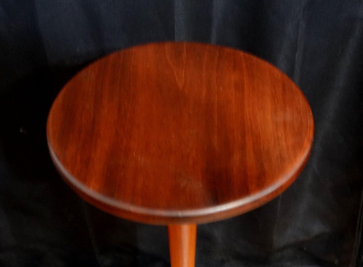 18th Century Mahogany Tripod Candle Stand In Good Condition For Sale In Norton, MA