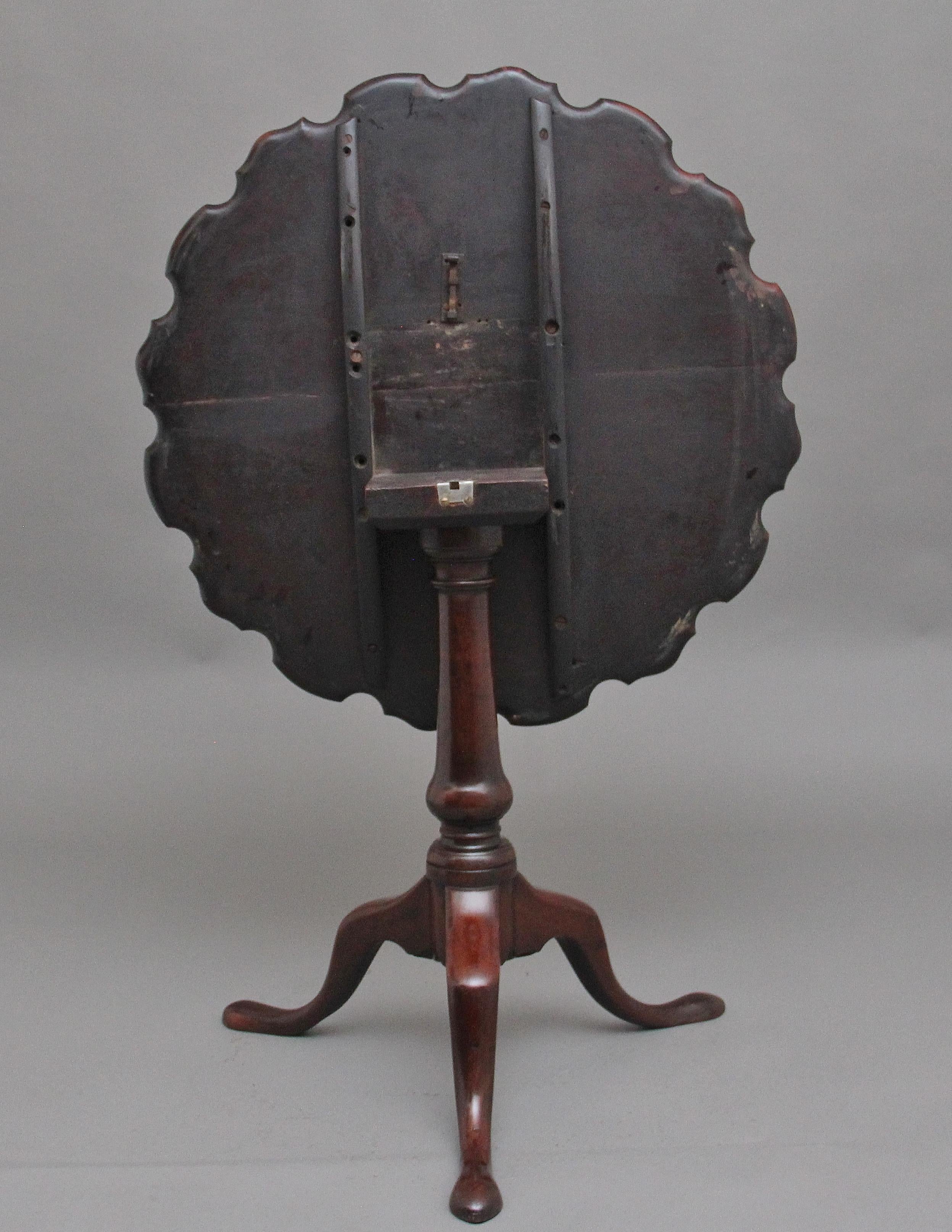 British 18th Century mahogany tripod table For Sale