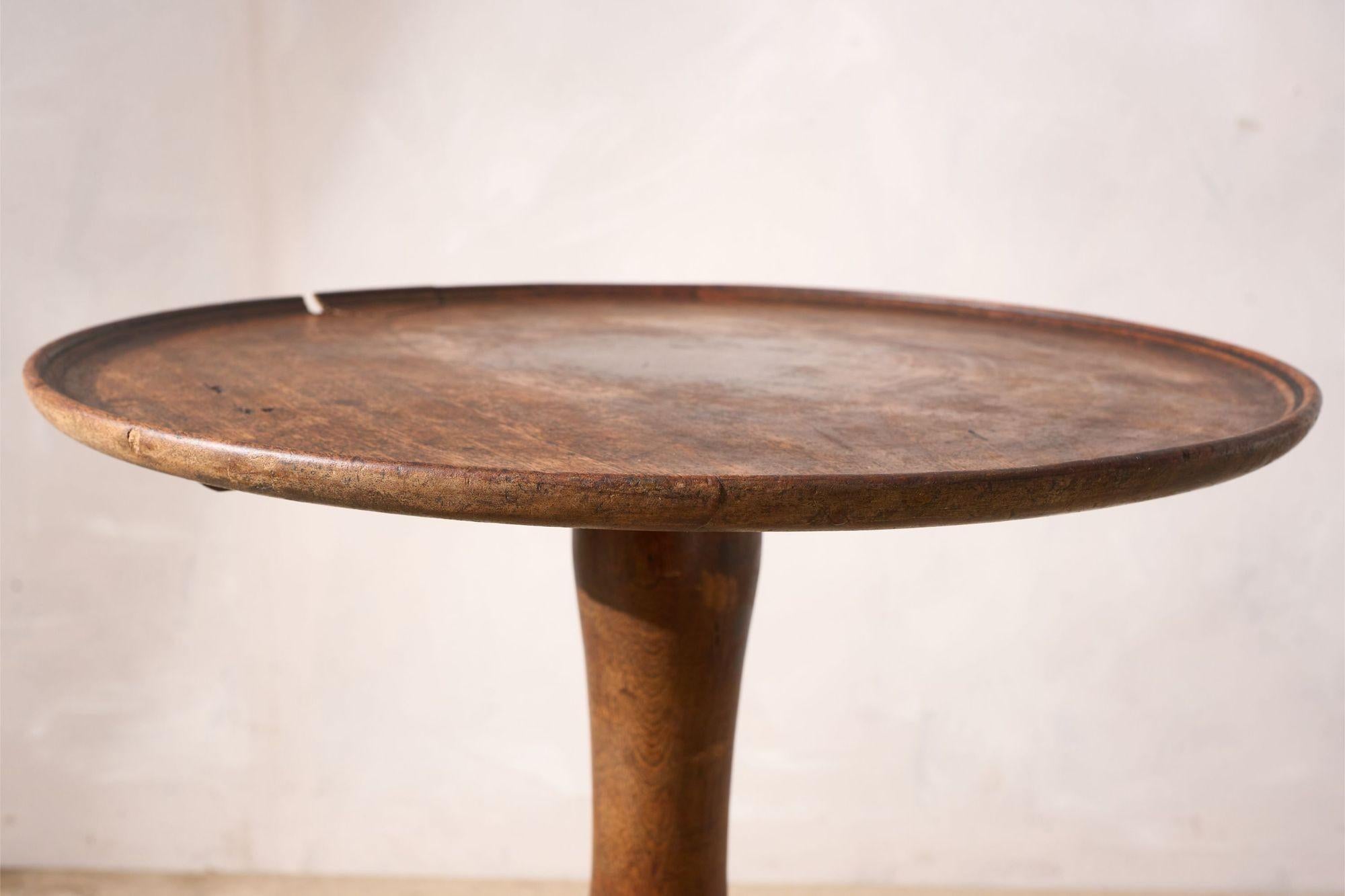 Table à vin en acajou du 18e siècle en vente 3