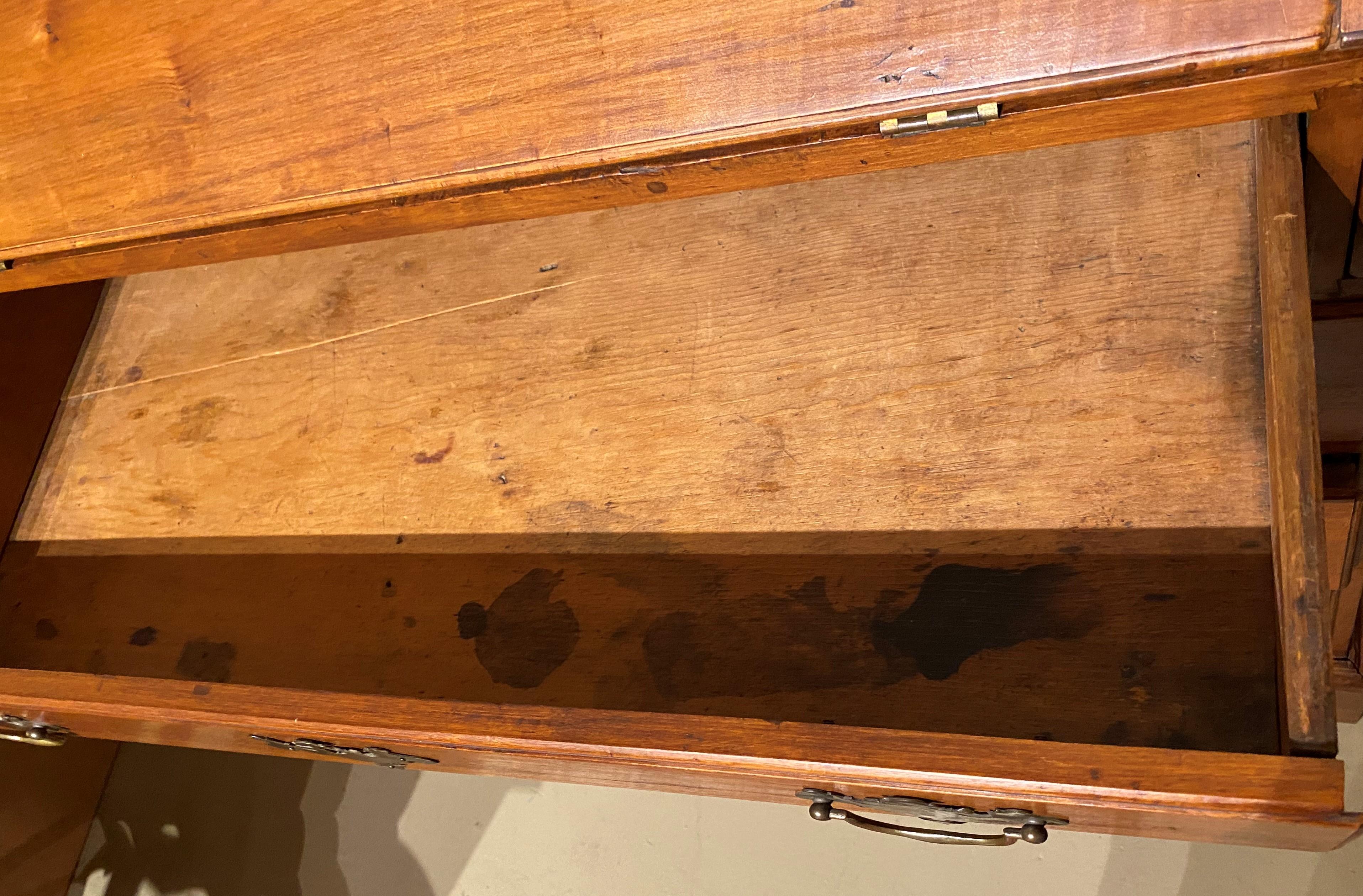 18th Century Maple and Tiger Maple Slant Front Desk For Sale 7