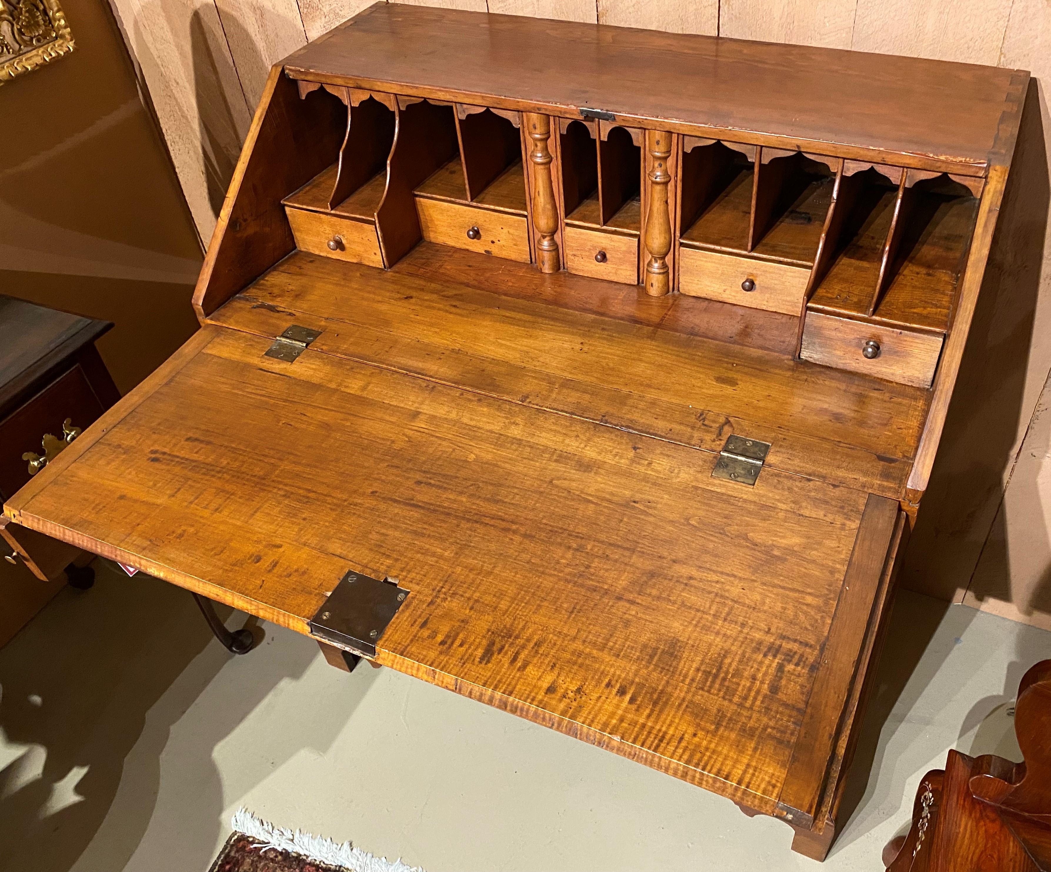 18th Century Maple and Tiger Maple Slant Front Desk For Sale 2