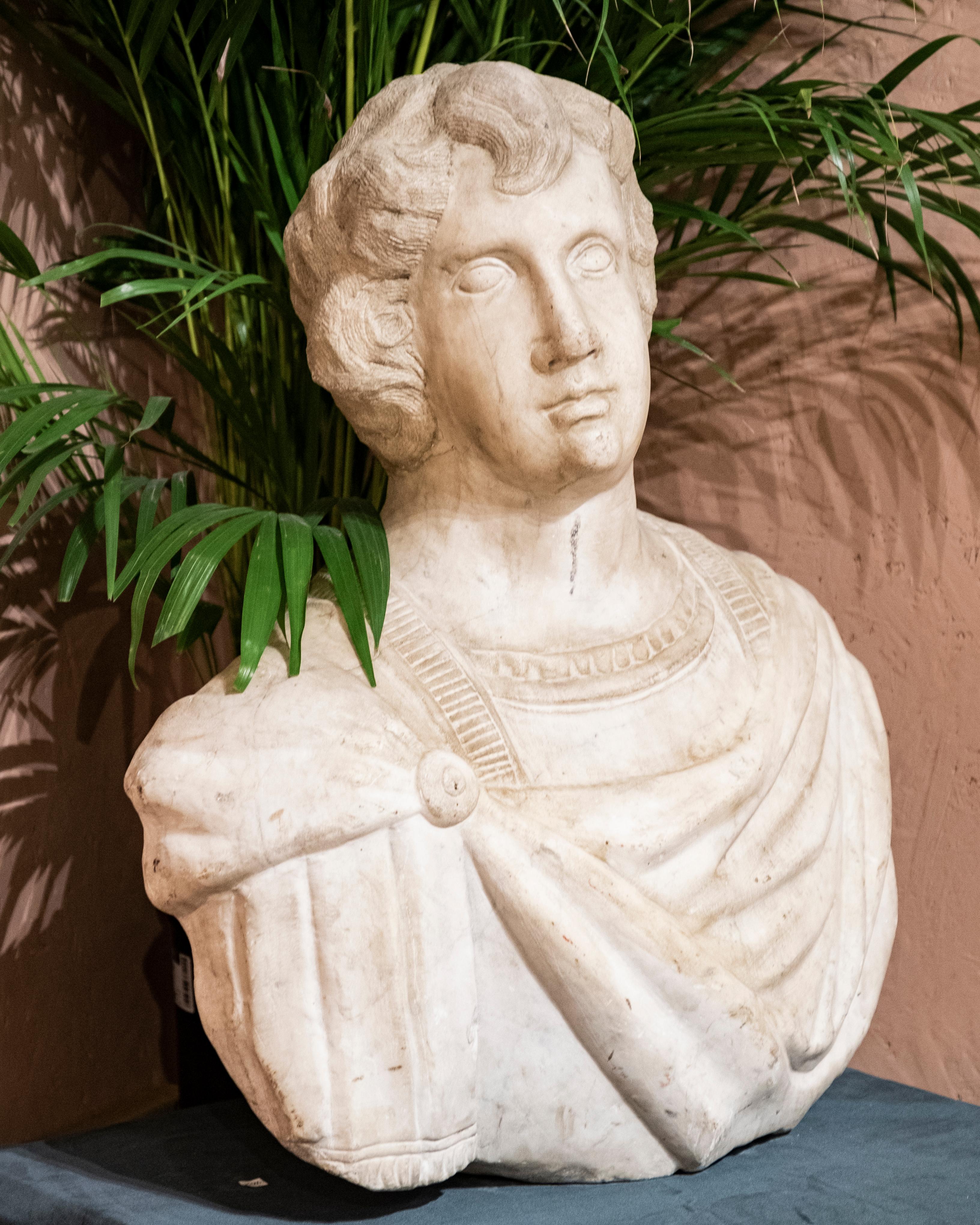 Baroque 18th Century Marble Bust For Sale