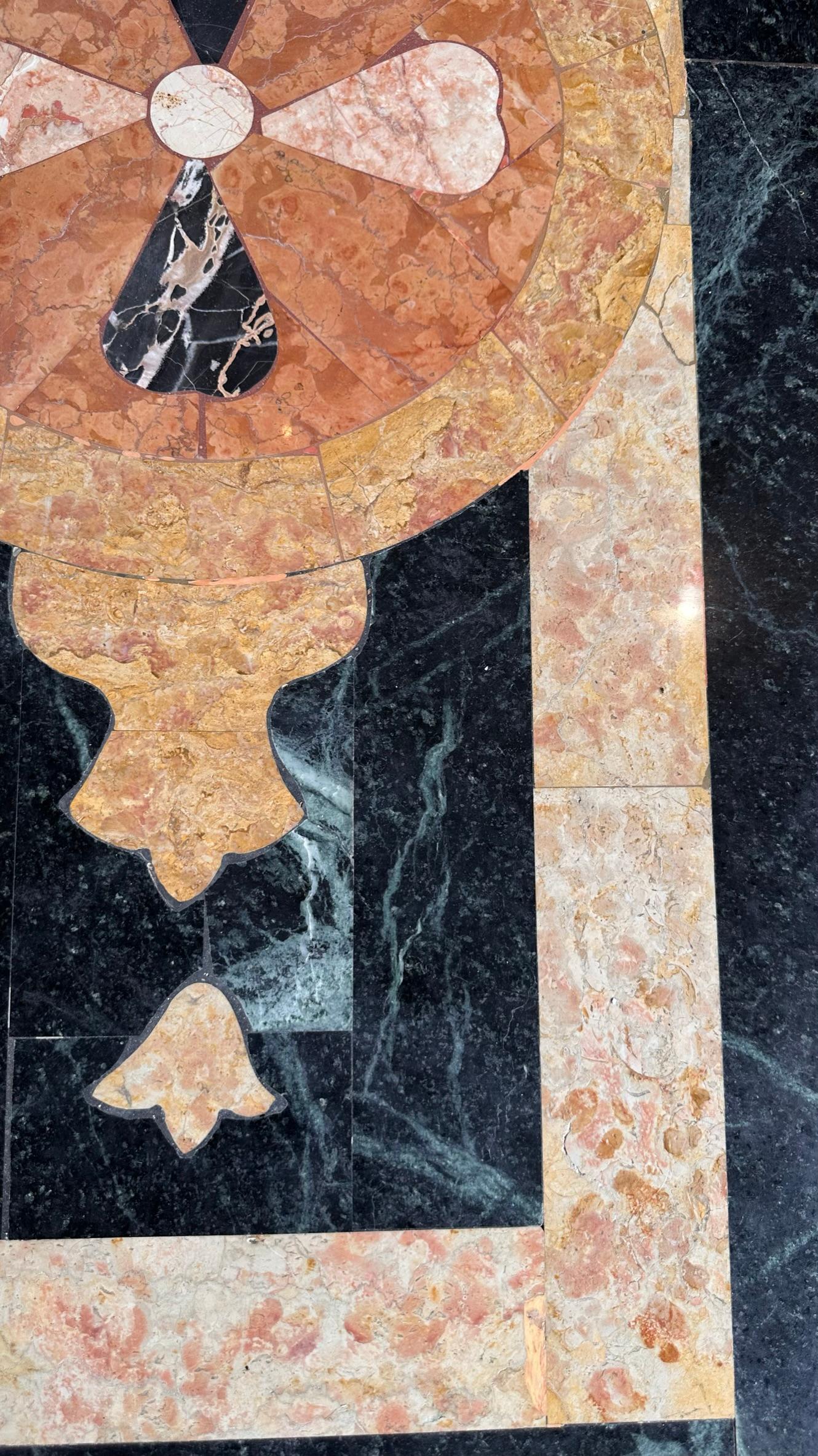 table basse en marbre du 18e siècle Bon état - En vente à Firenze, FI