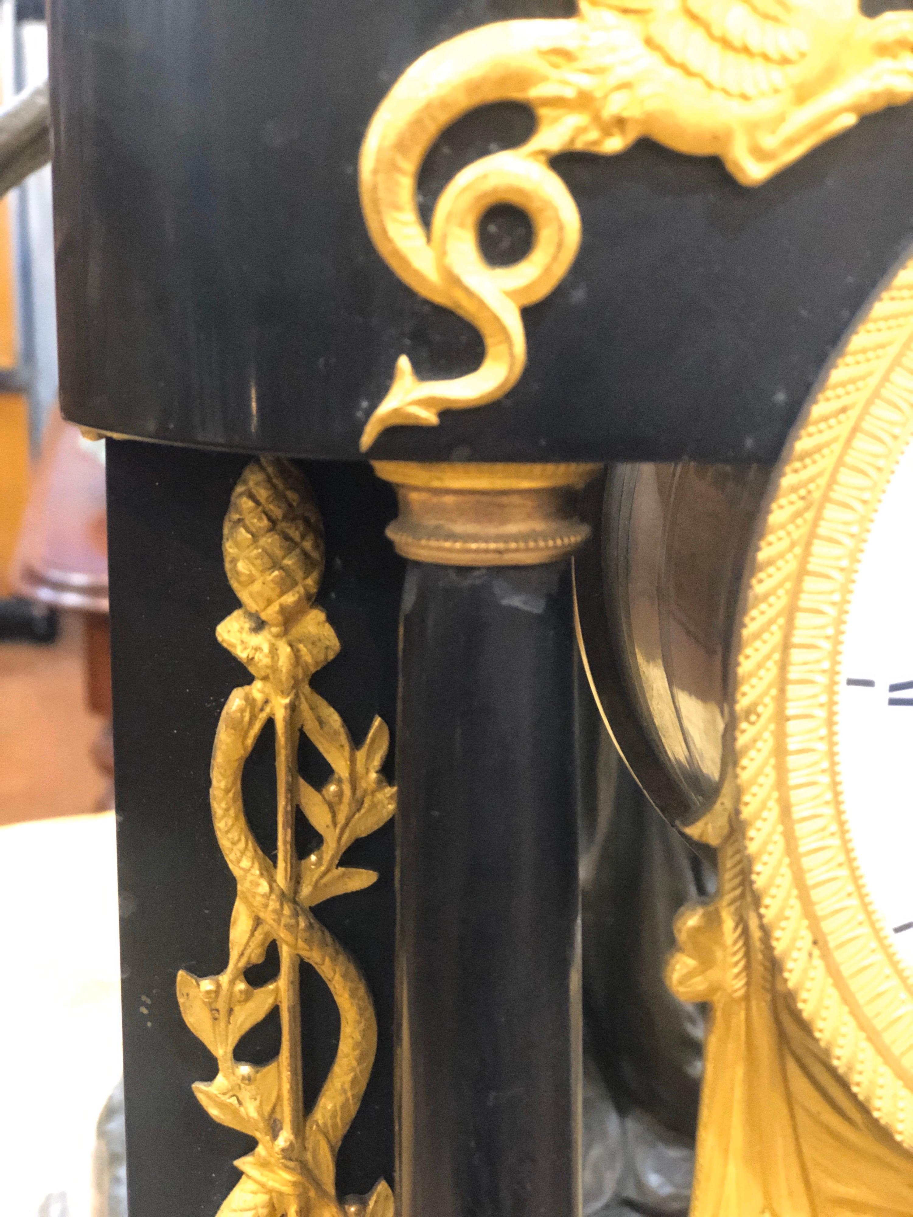 18ème siècle Français horloge en marbre noir Louis XVI Robert Robin 3