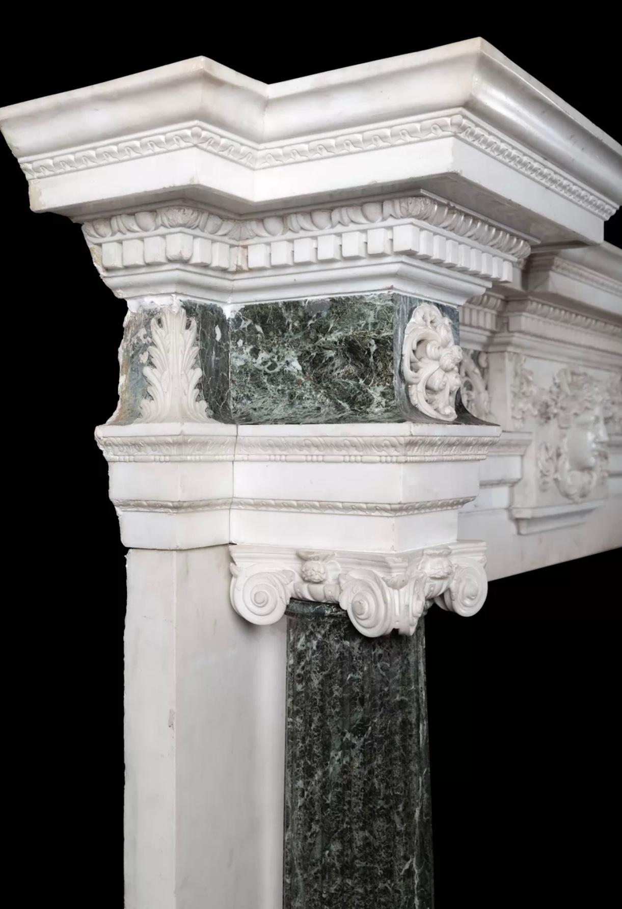 Palladiano Manopola in marmo del XVIII secolo progettata da Isaac Ware in vendita