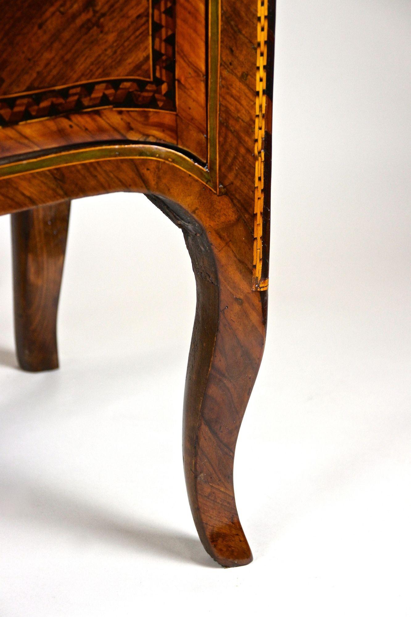 Commode en marqueterie du XVIIIe siècle - Qualité muséale, Milan/ IT ca. 1760 en vente 6