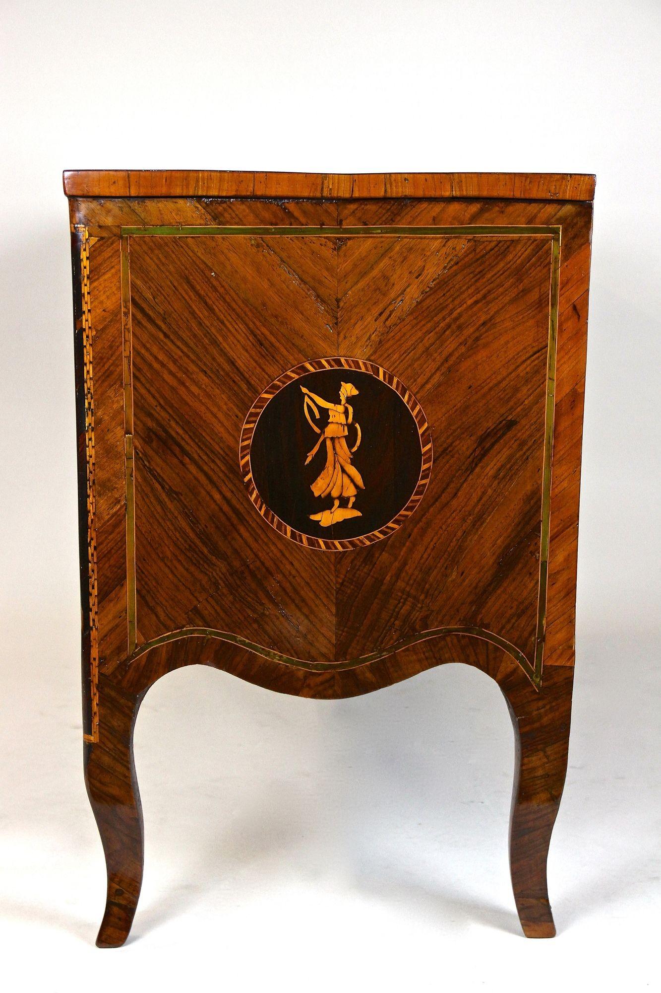 Commode en marqueterie du XVIIIe siècle - Qualité muséale, Milan/ IT ca. 1760 en vente 10