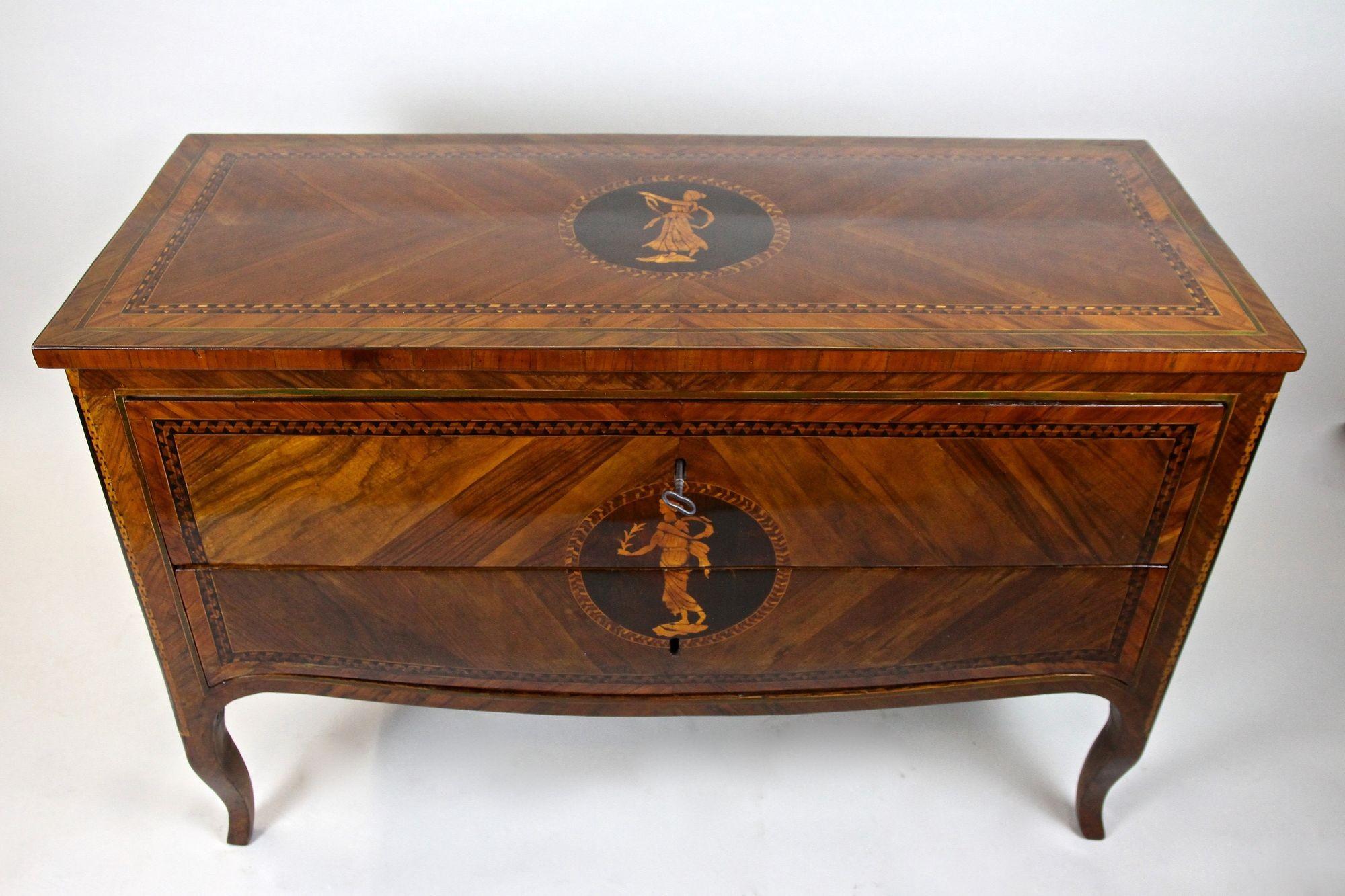 italien Commode en marqueterie du XVIIIe siècle - Qualité muséale, Milan/ IT ca. 1760 en vente