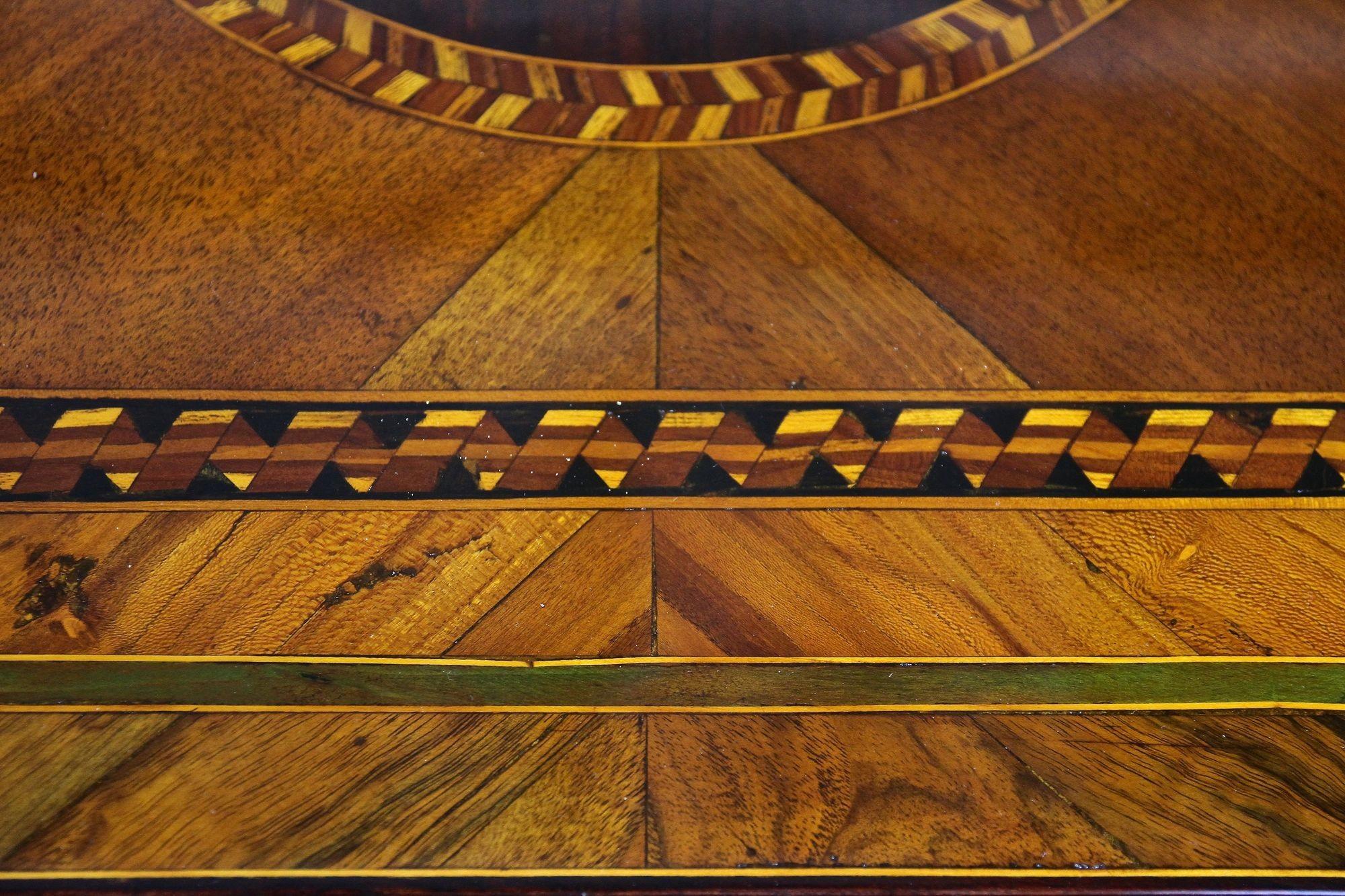 Commode en marqueterie du XVIIIe siècle - Qualité muséale, Milan/ IT ca. 1760 en vente 1