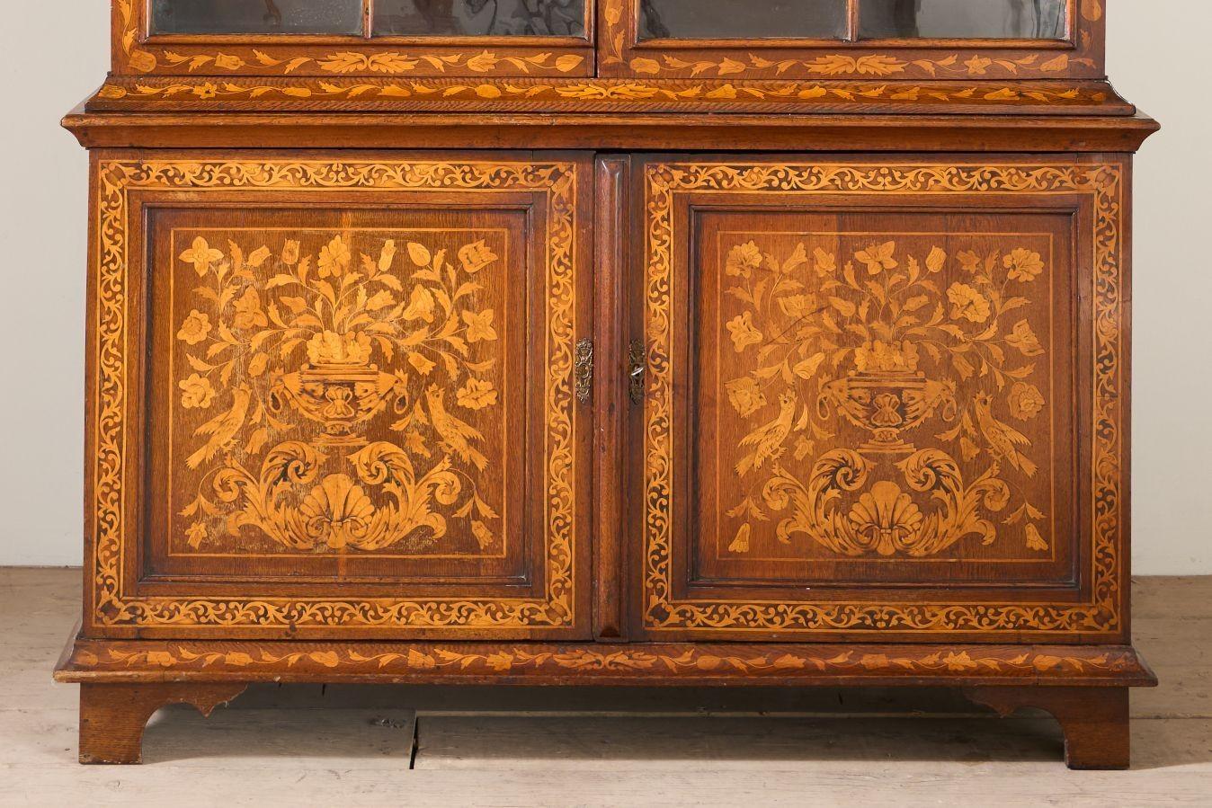 Armario esmaltado holandés con incrustaciones de marquetería del siglo XVIII siglo XVIII y antes en venta