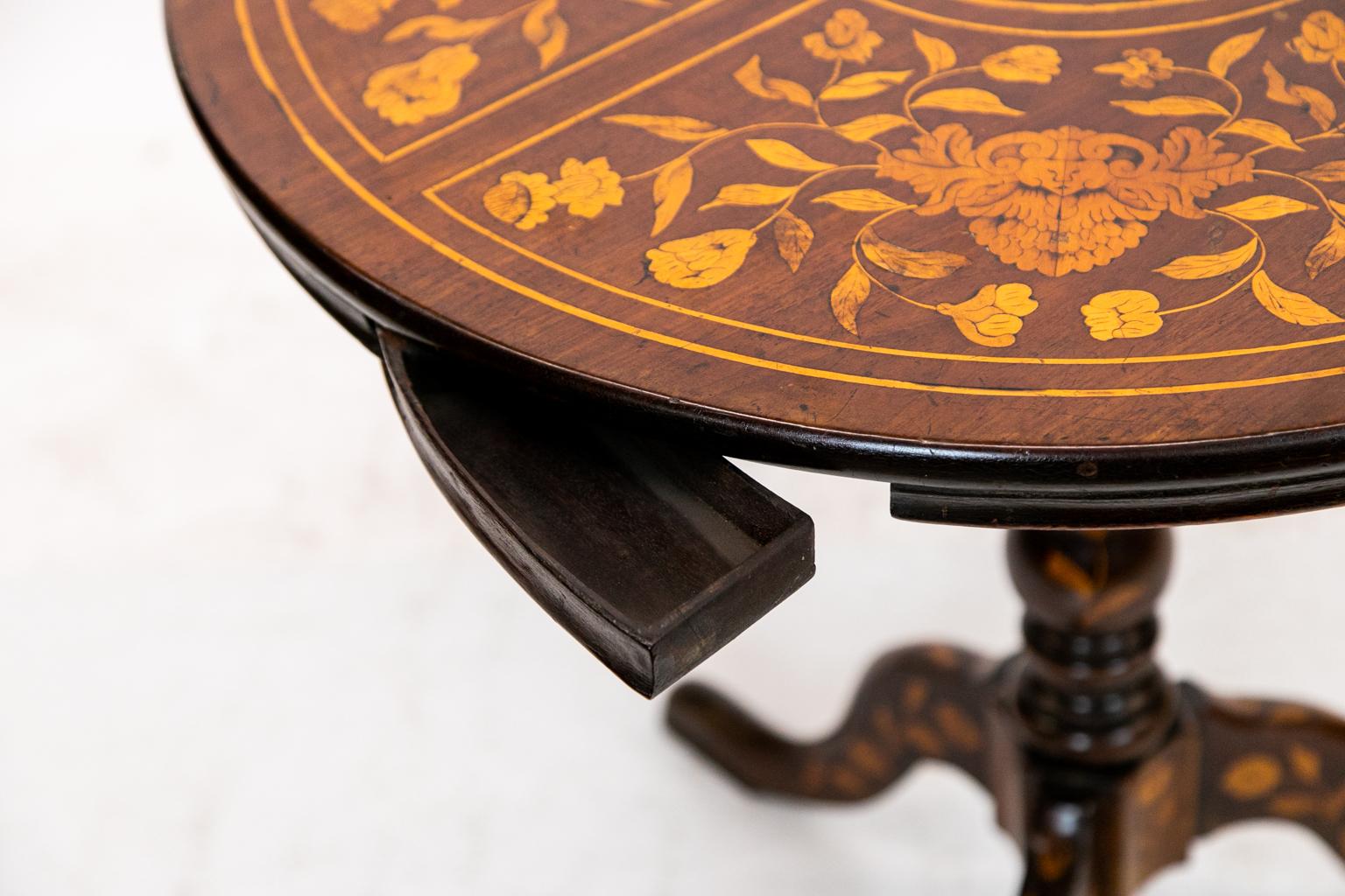 18th Century Marquetry Tilt-Top Tripod Table In Good Condition In Wilson, NC
