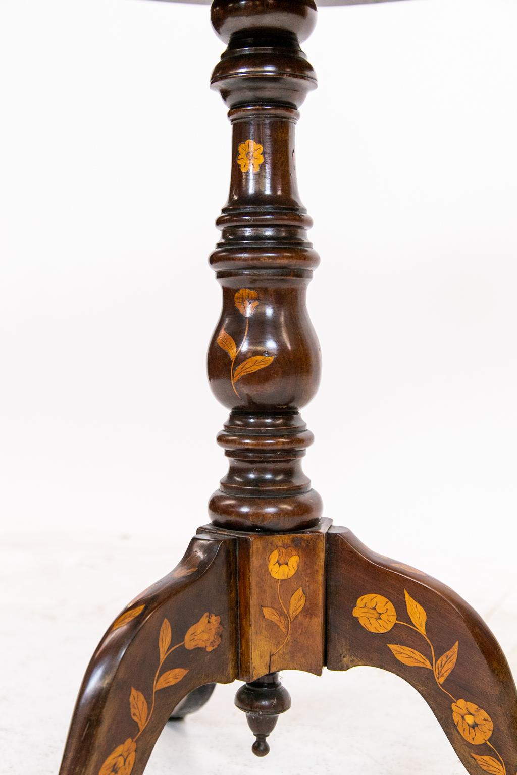 Boxwood 18th Century Marquetry Tilt-Top Tripod Table
