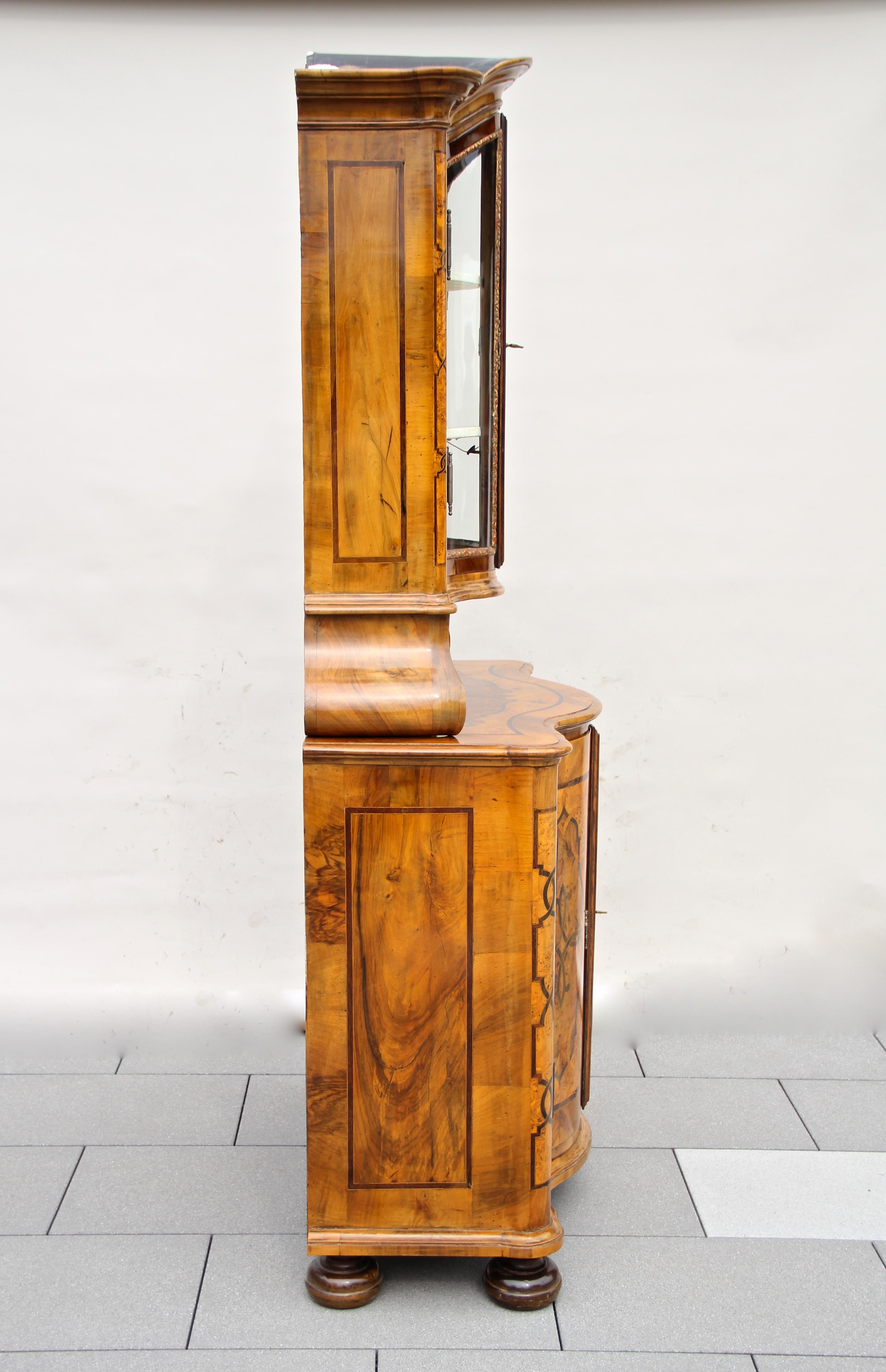 18th Century Marquetry Vitrine Cabinet or Display Cabinet, Austria, circa 1760 4