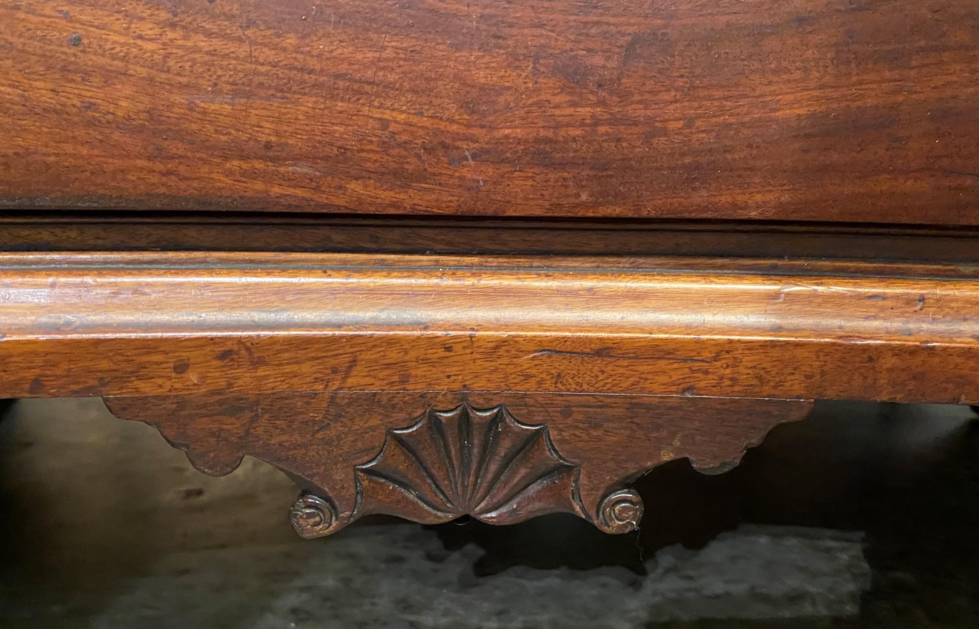18th Century Massachusetts Mahogany Chippendale Desk with Shell Drop & Ogee Feet For Sale 11