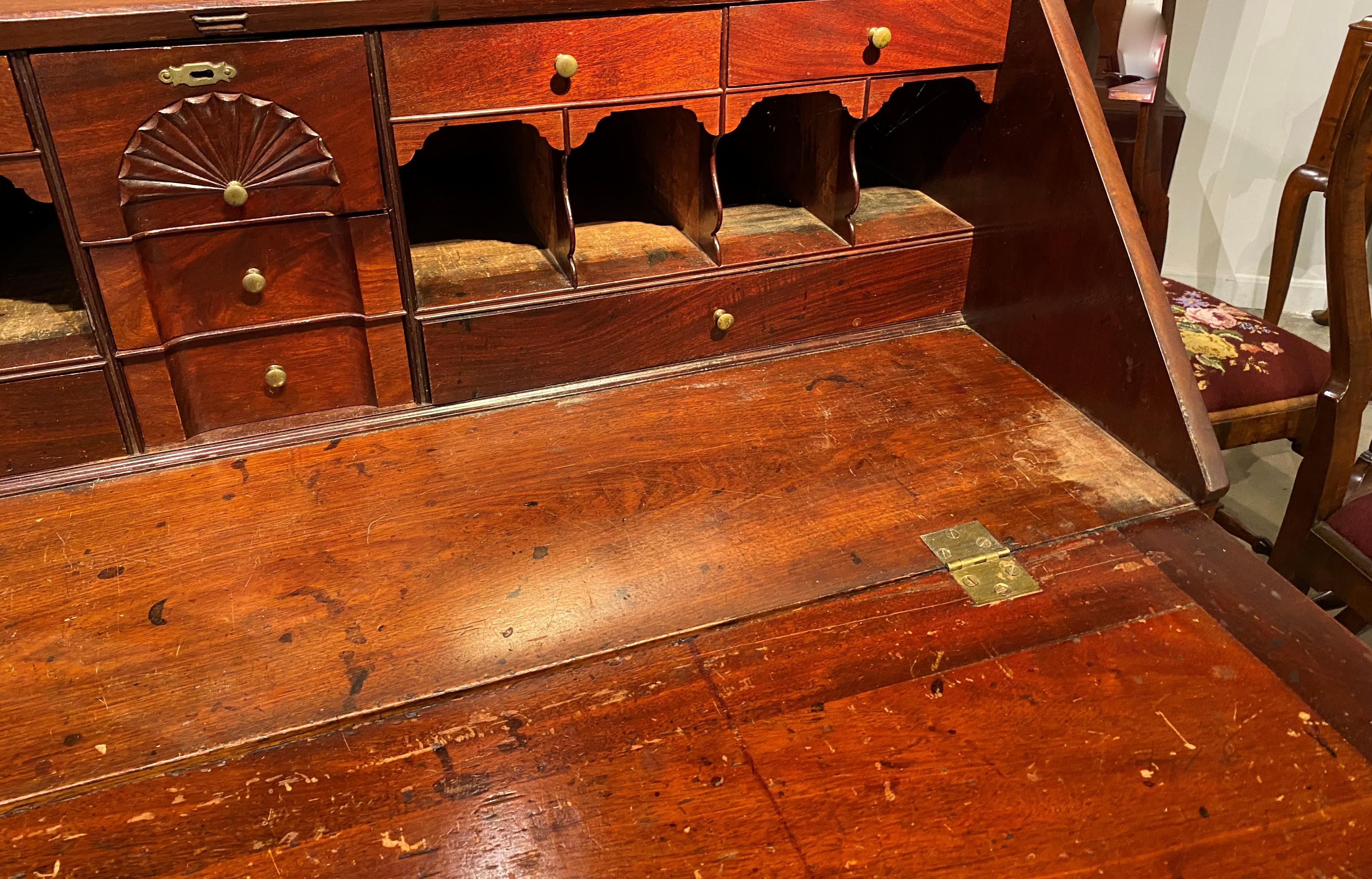 18th Century Massachusetts Mahogany Chippendale Desk with Shell Drop & Ogee Feet For Sale 1