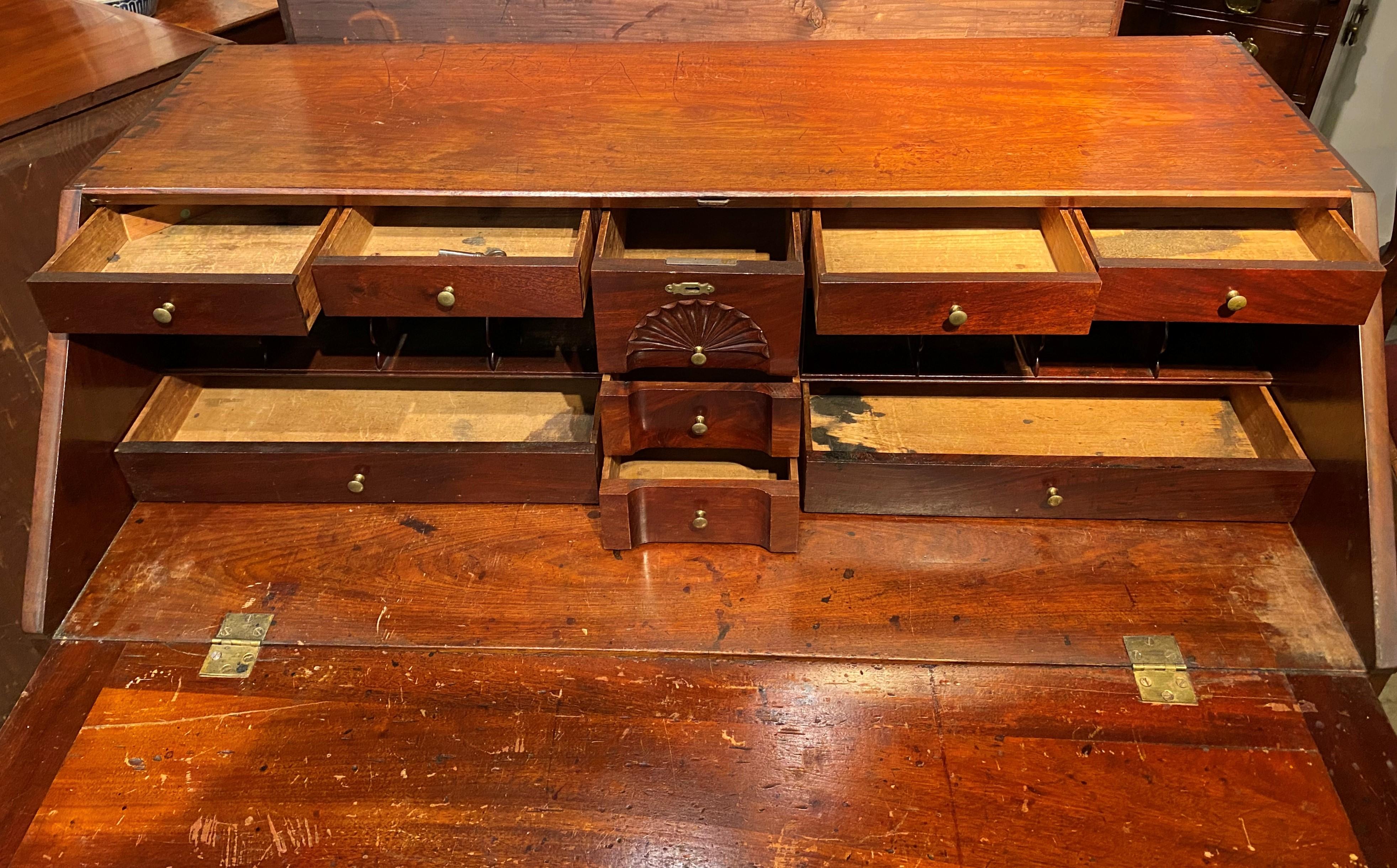 18th Century Massachusetts Mahogany Chippendale Desk with Shell Drop & Ogee Feet For Sale 2