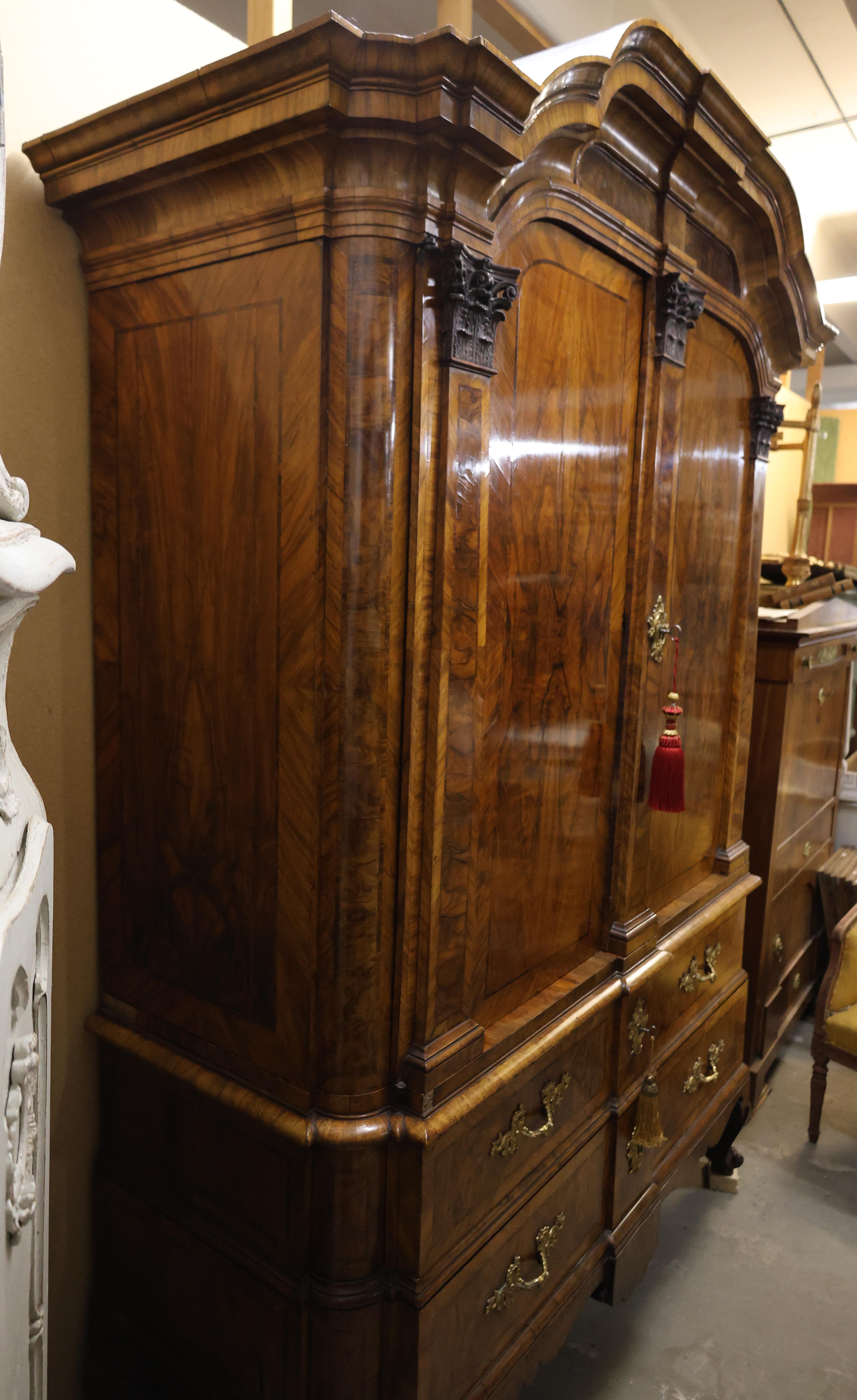 Gabinete de obra maestra de Mathias Tiberg del siglo XVIII Dorado en venta