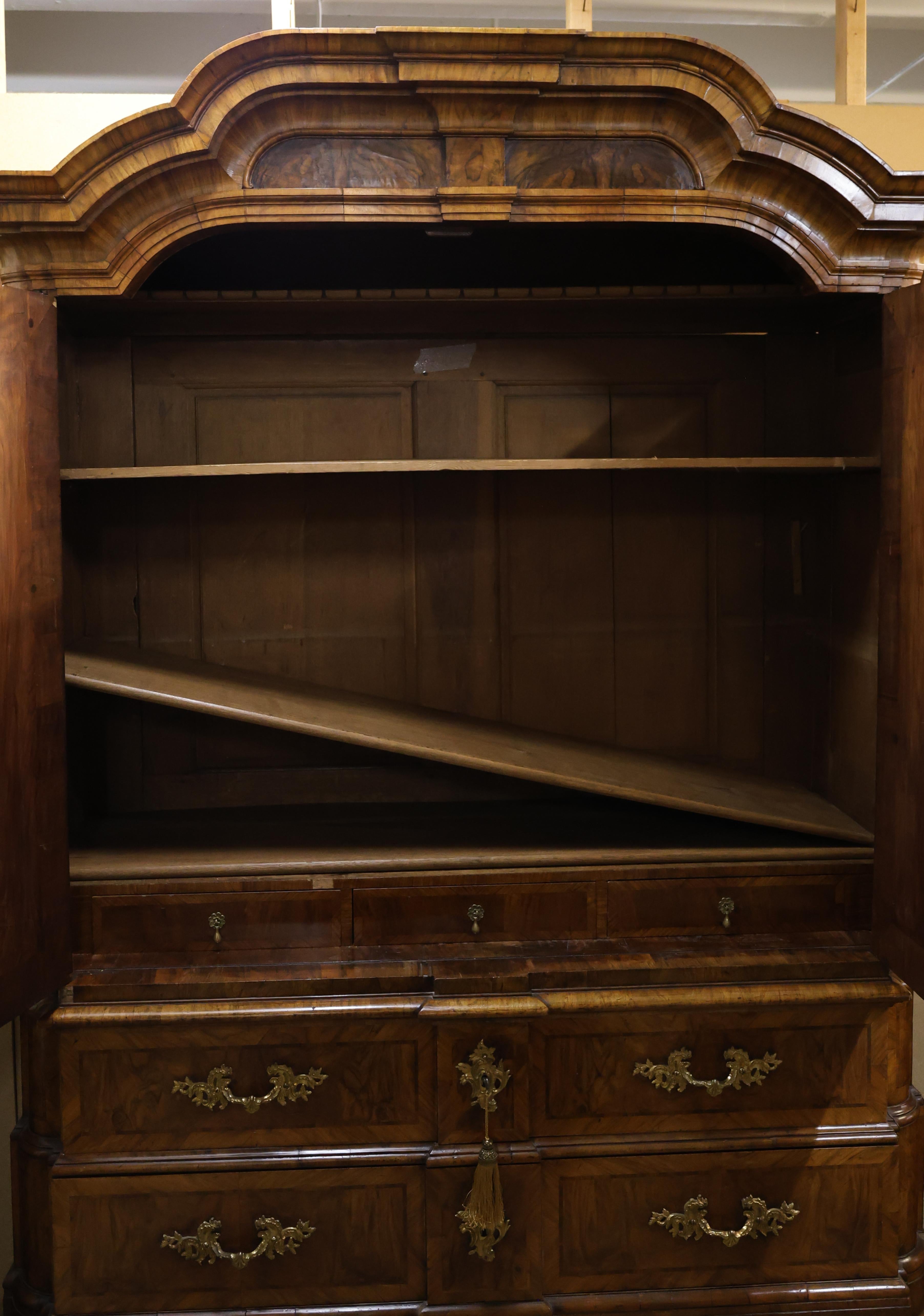 Gabinete de obra maestra de Mathias Tiberg del siglo XVIII en venta 1
