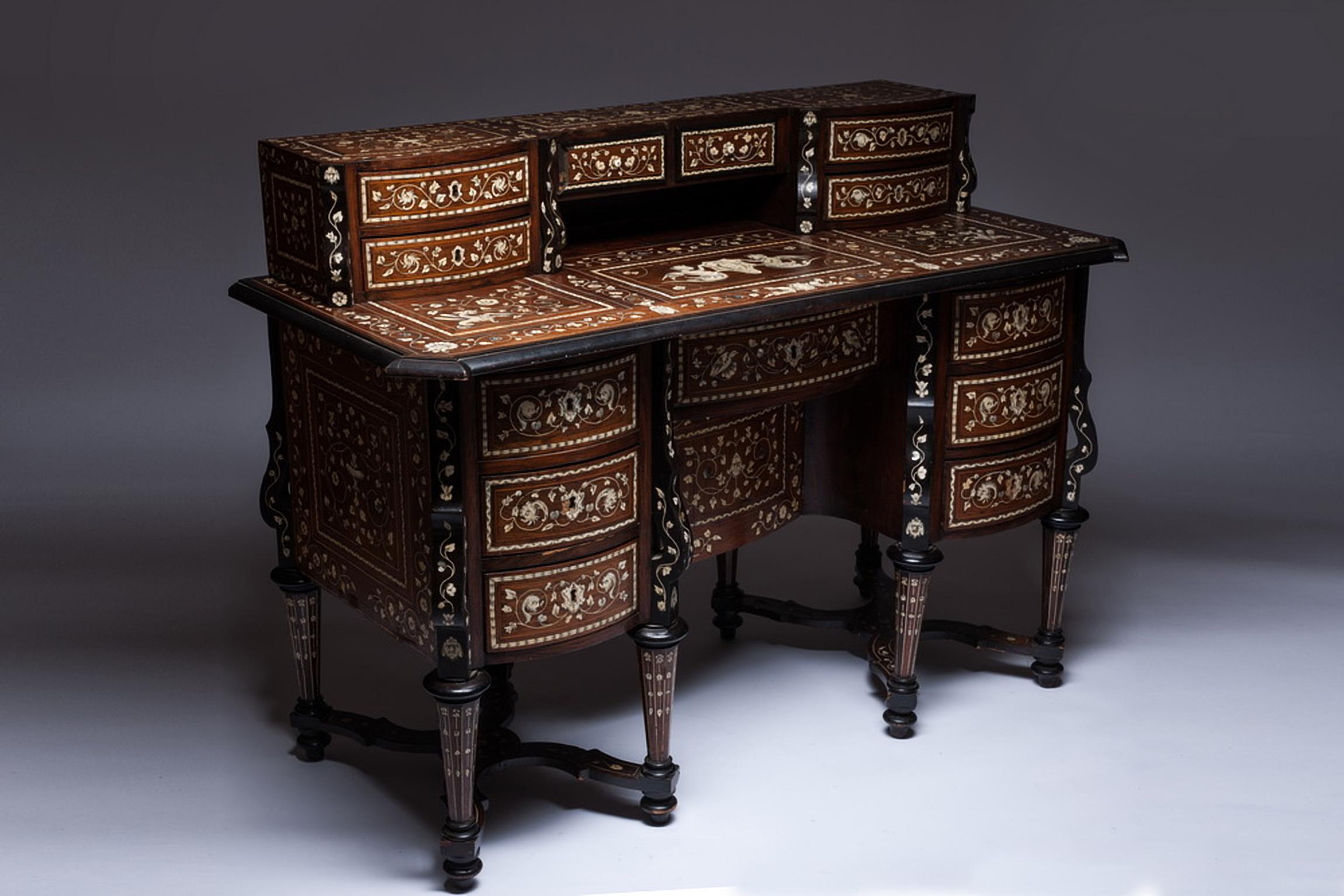 18th Century Mazarin Writing Desk In Good Condition For Sale In Vilnius, LT