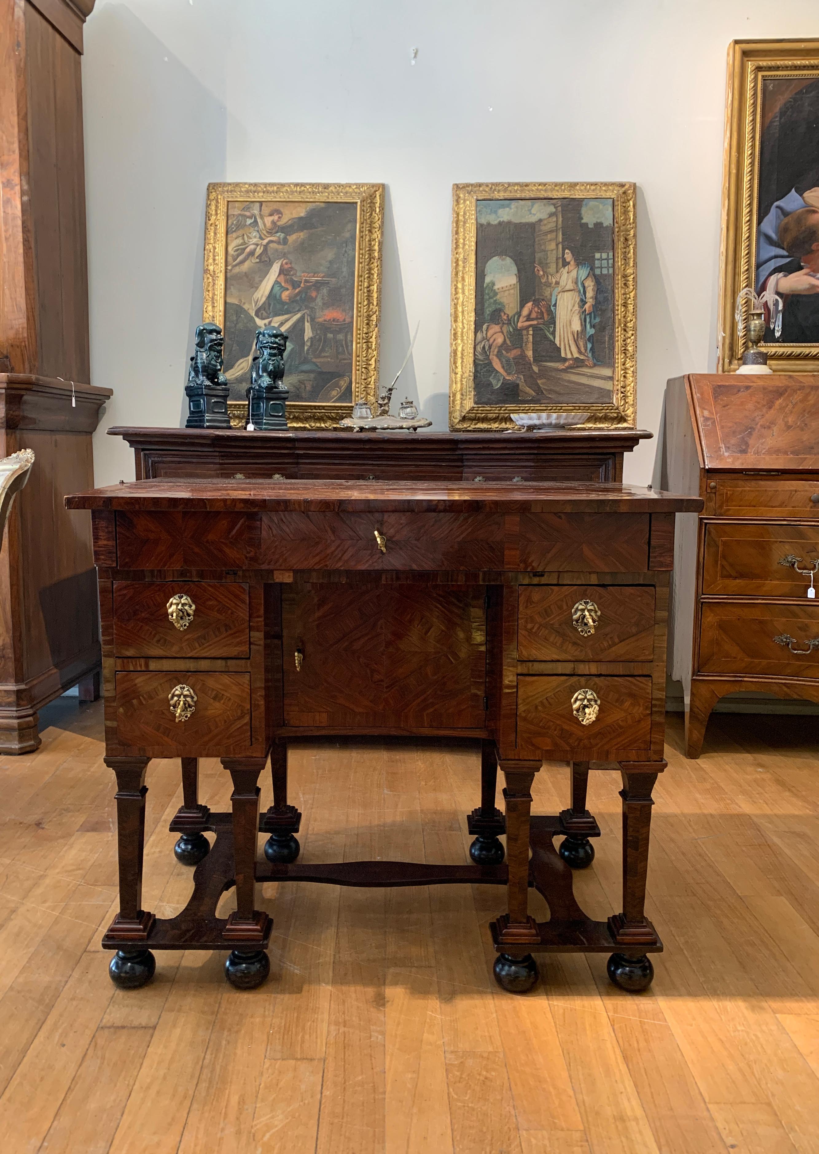 18th CENTURY MAZZARINO TYPE WRITING DESK 9