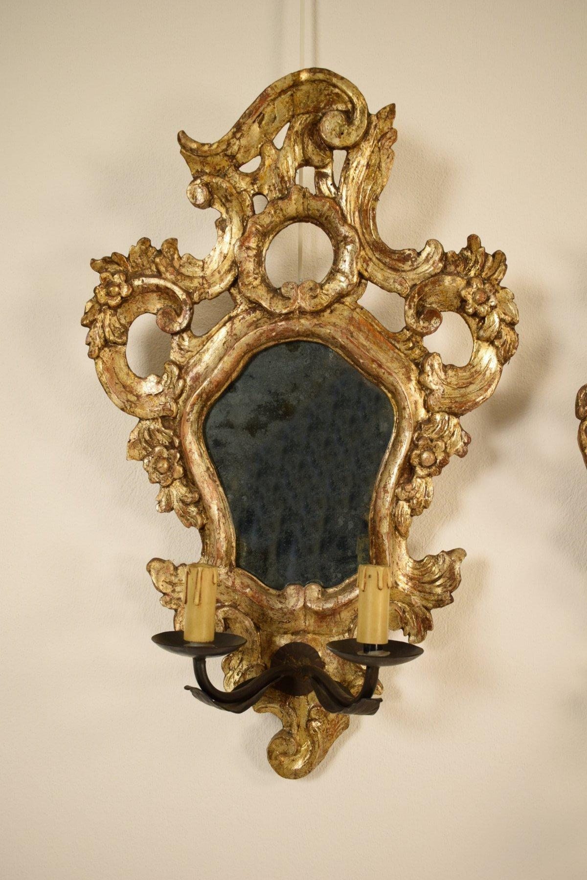 18th Century, Mecca Giltwood Pair of Italian Louis XV Candle Wall Sconce 3