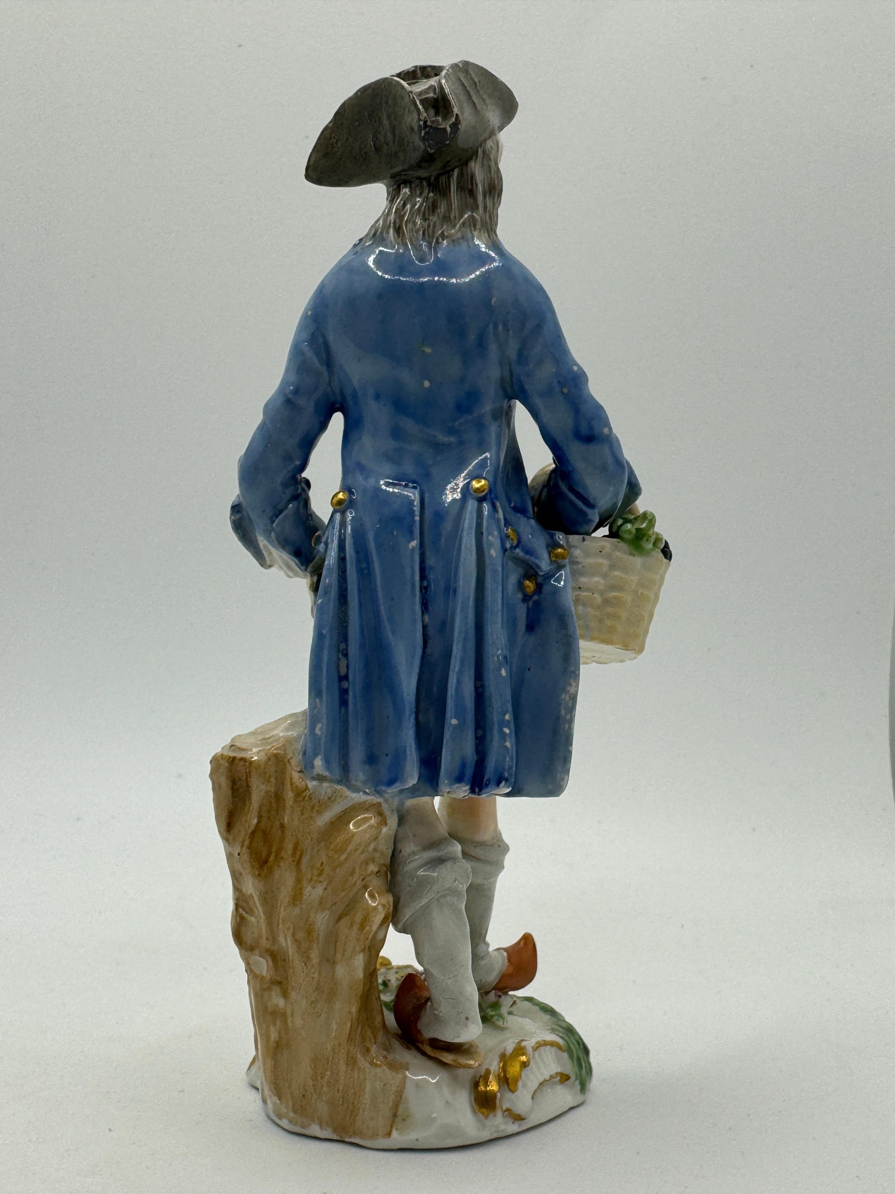 Figura de Meissen del siglo XVIII 'Comerciante callejero vendiendo uvas' en Bueno estado para la venta en Basildon, GB