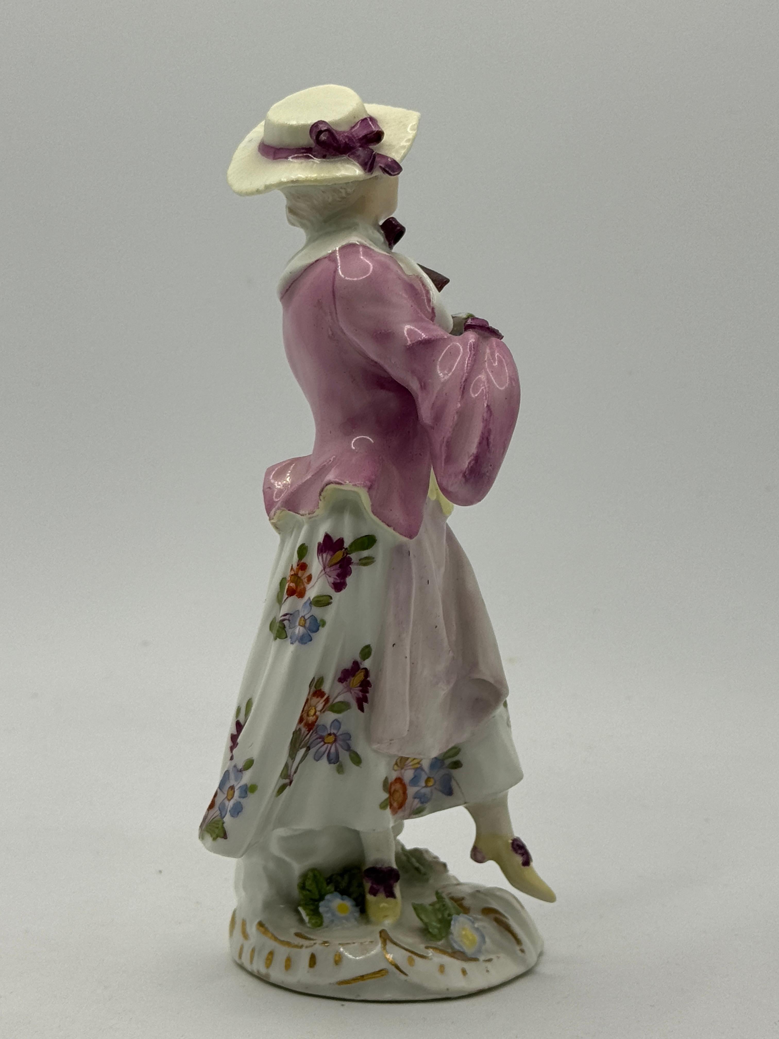 Figurilla de dama de Meissen del siglo XVIII en Bueno estado para la venta en Basildon, GB