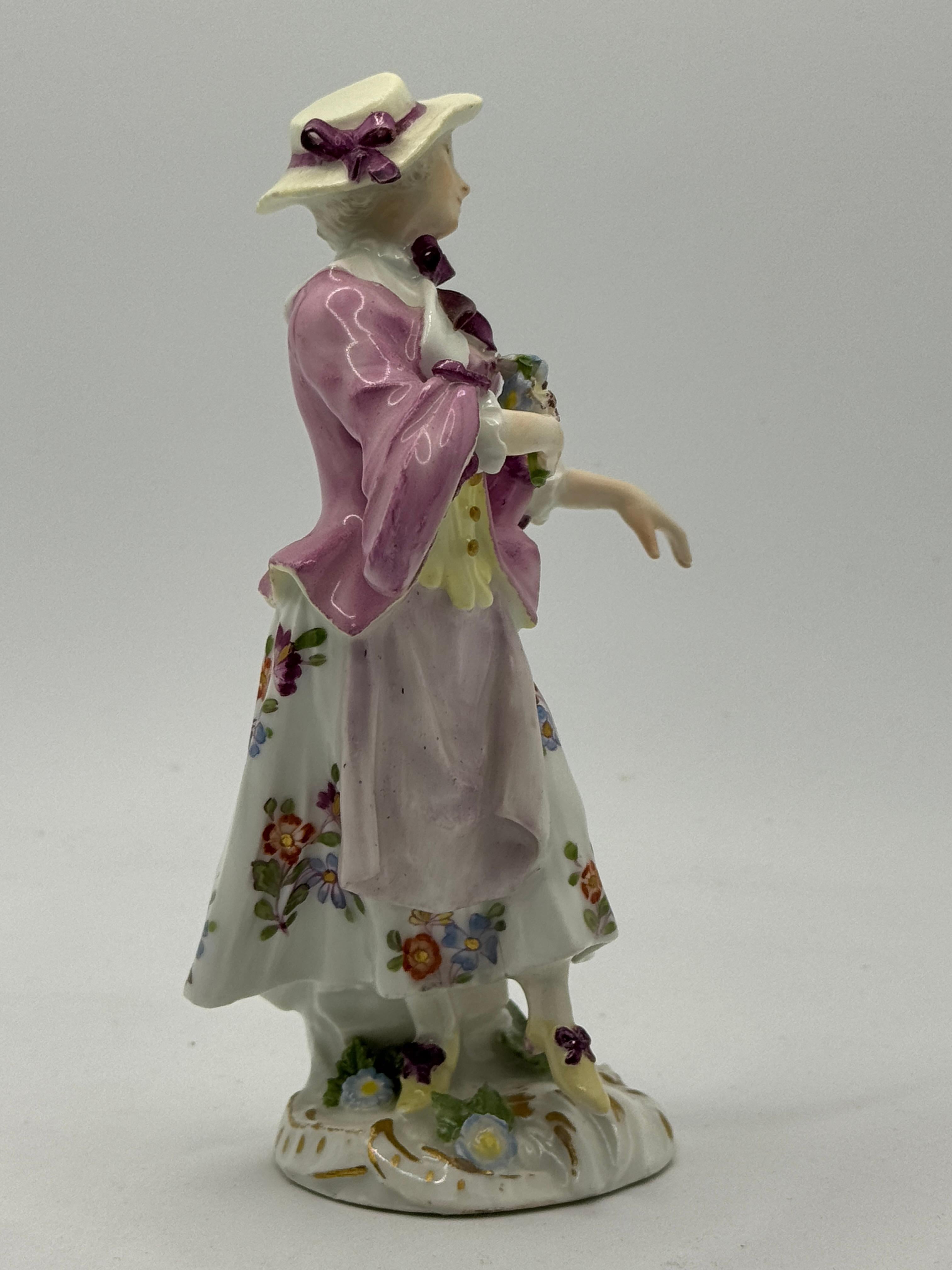 Figurilla de dama de Meissen del siglo XVIII mediados del siglo XVIII en venta