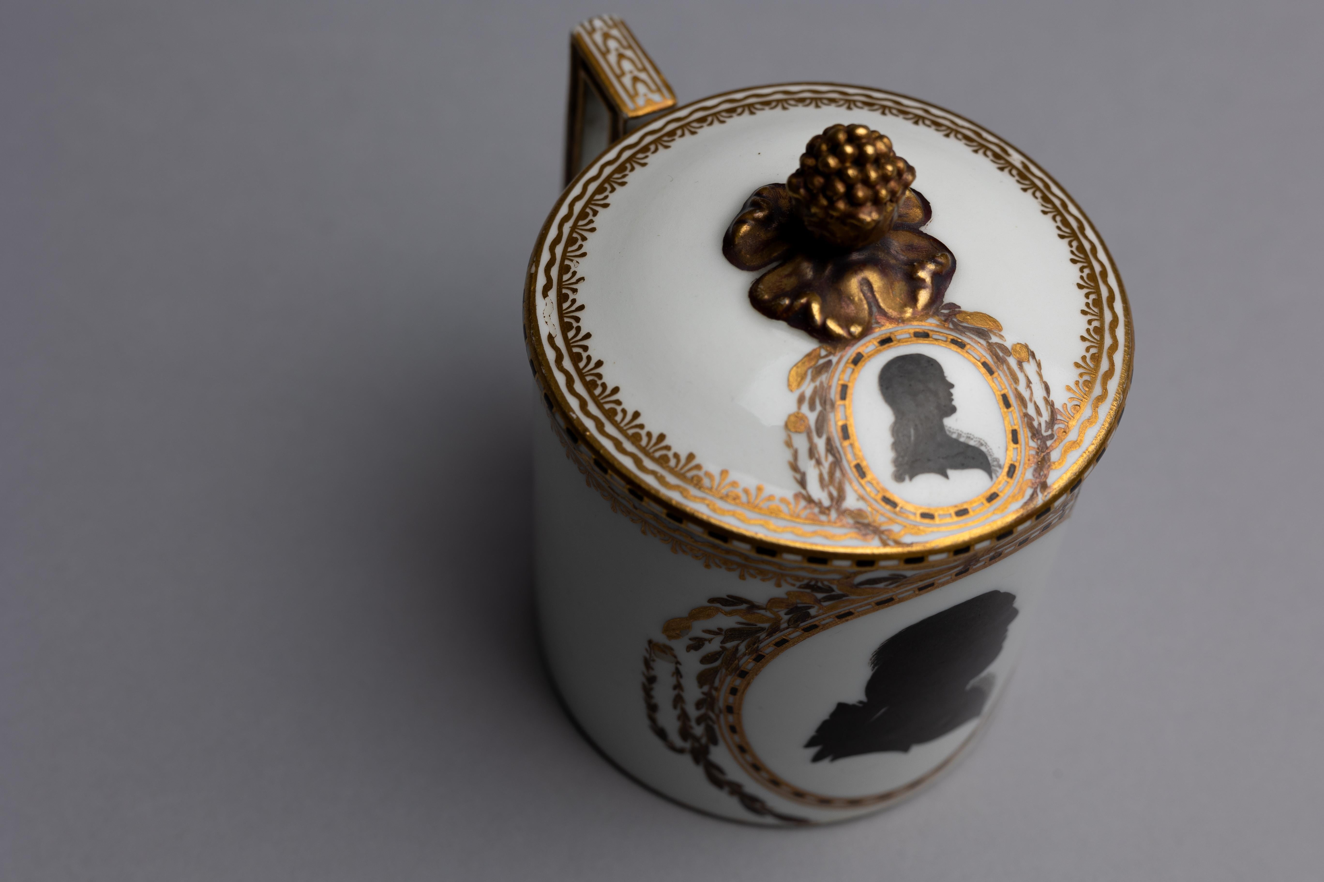 18th Century Meissen Marcolini Silhouette Cup and Saucer For Sale 3