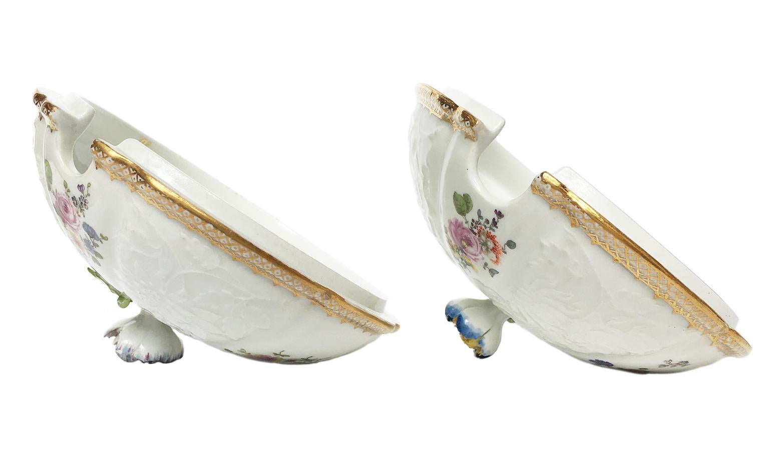 Ancient Meissen Pair of Porcelain Sugar Bowls with Flower Knobs, Circa 1760 For Sale 8