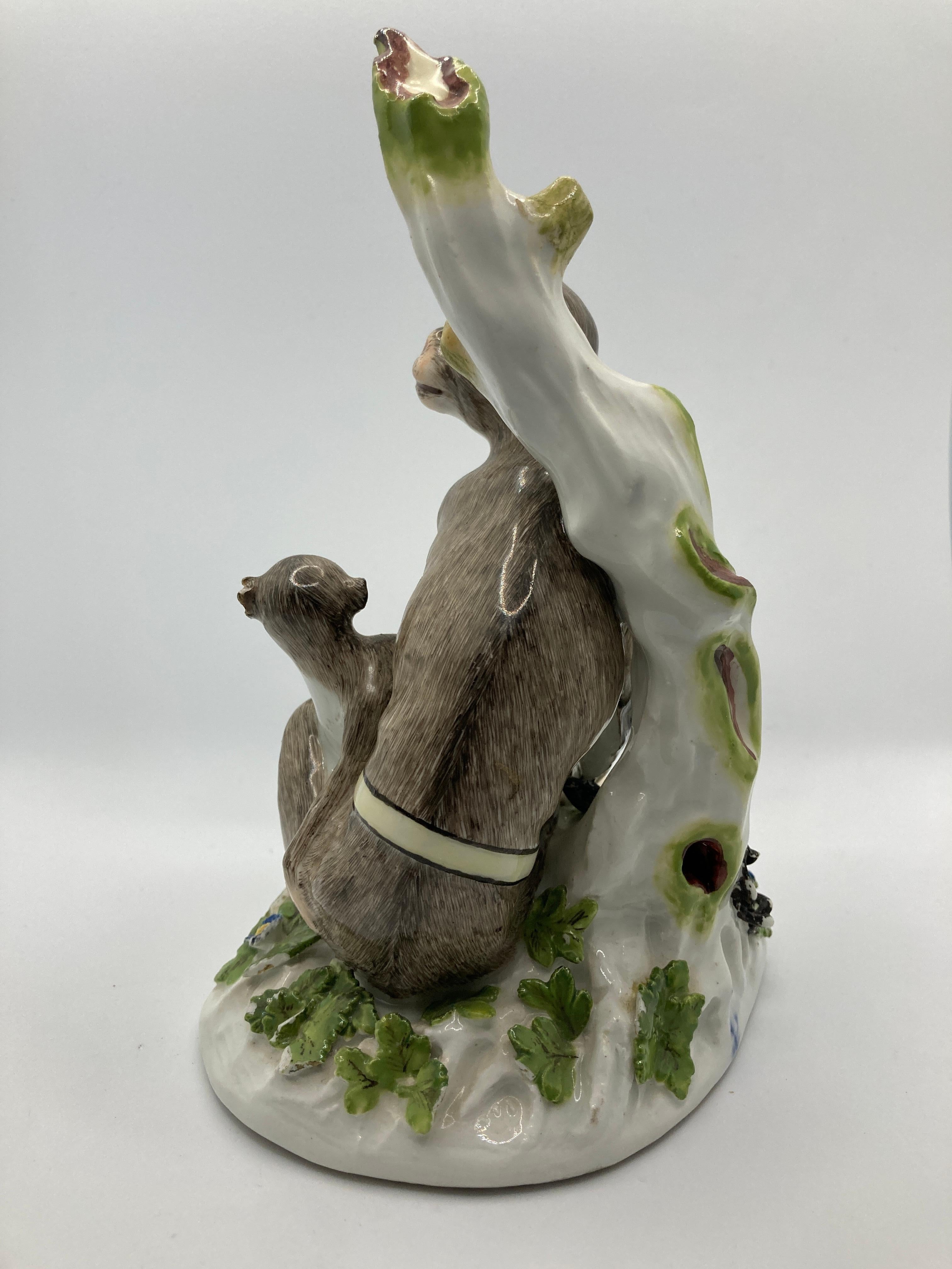18th Century Meissen Porcelain Figure, 'Rhesus Monkey and child' In Good Condition For Sale In Maidstone, GB
