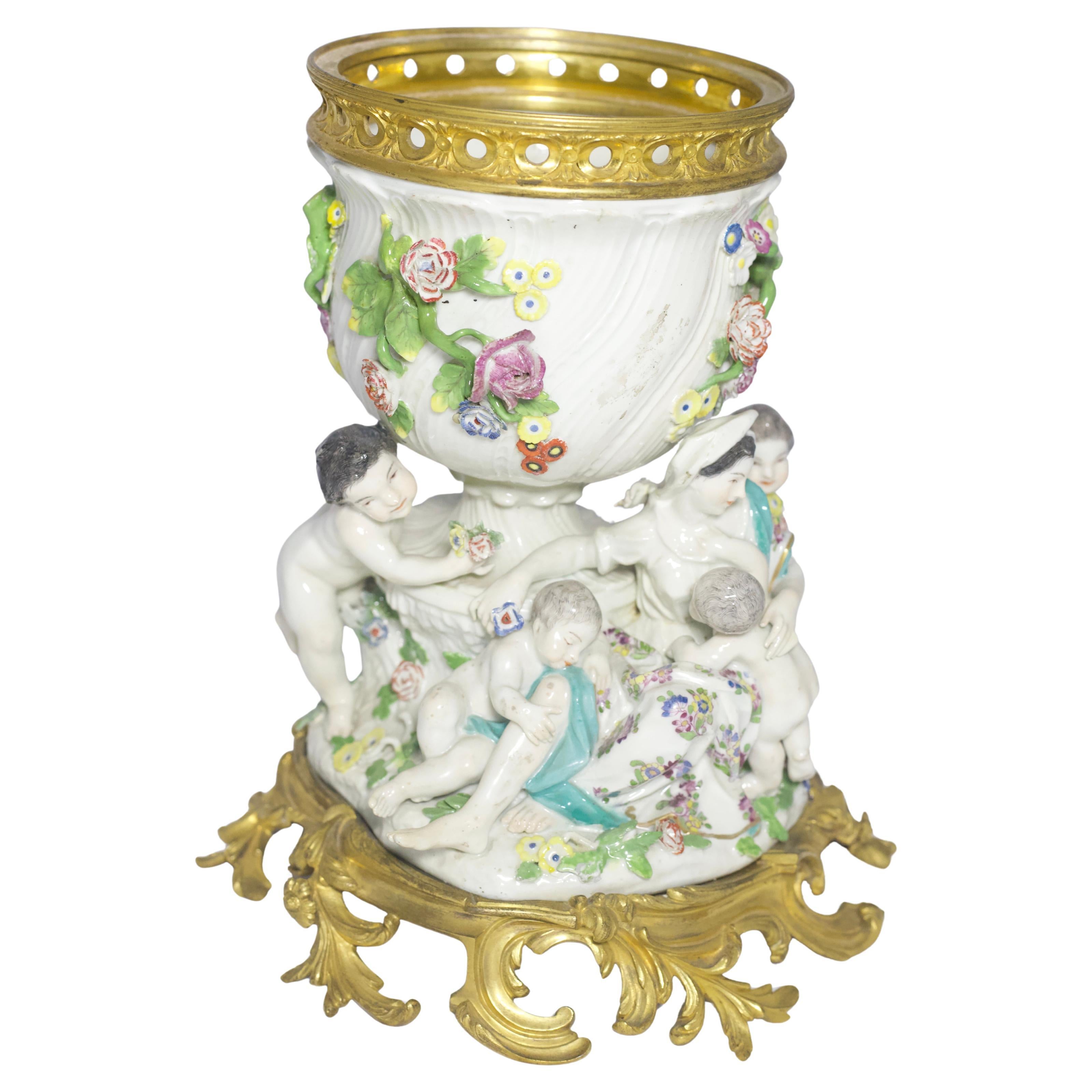 Figurina in porcellana di Meissen del XVIII secolo con montatura in bronzo dorato francese Luigi XV in vendita 5