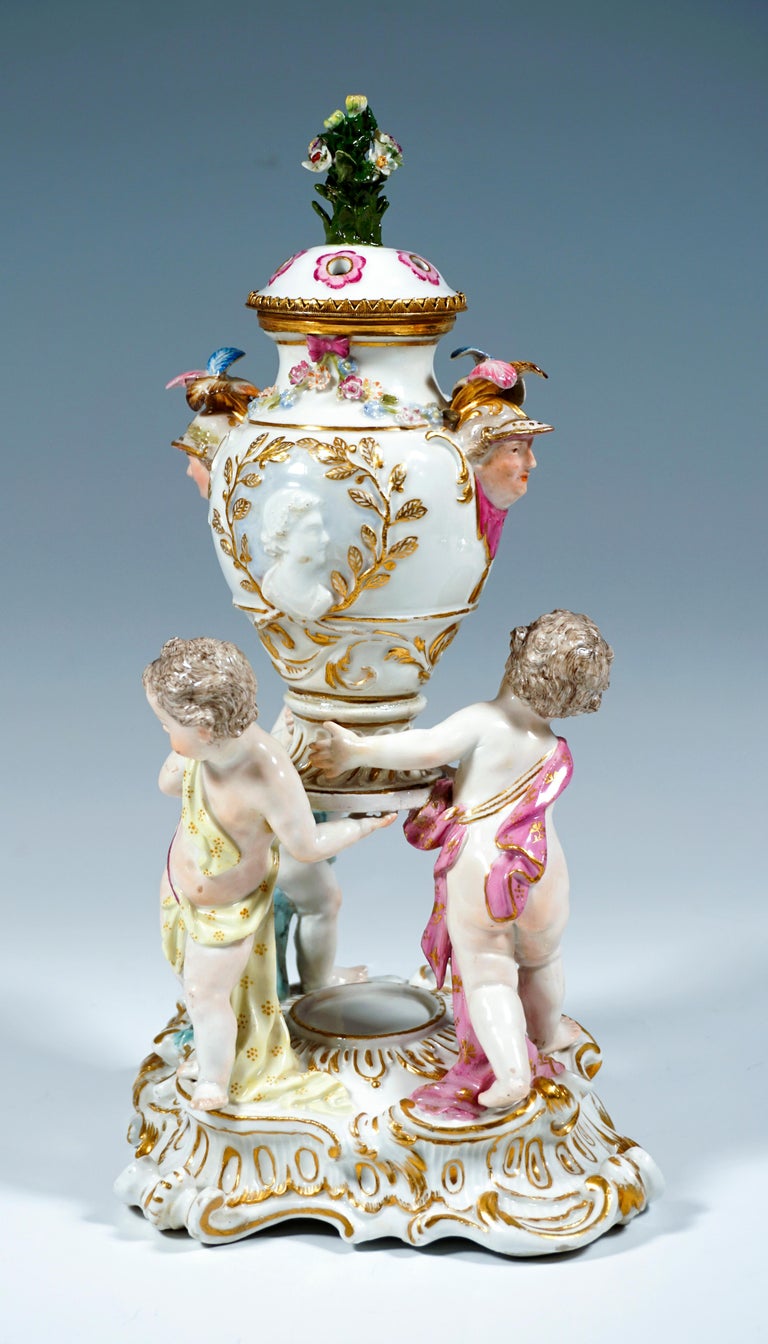 Rococo 18th Century Meissen Porcelain Group 3 Cupids Carrying A Fragrance Vessel
