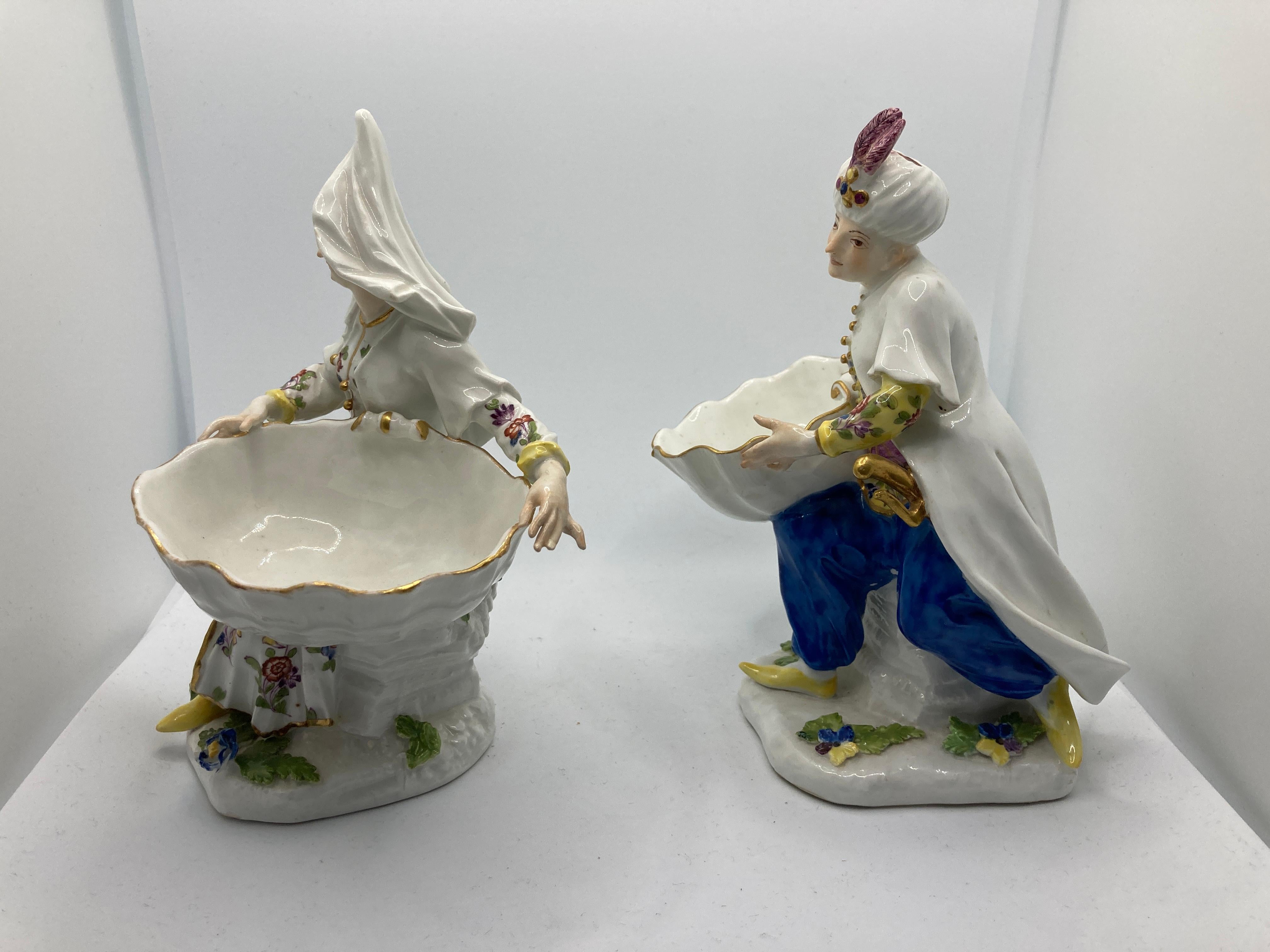 18th Century Meissen Turkish Pair holding sweetmeat / table salt bowls For Sale 2