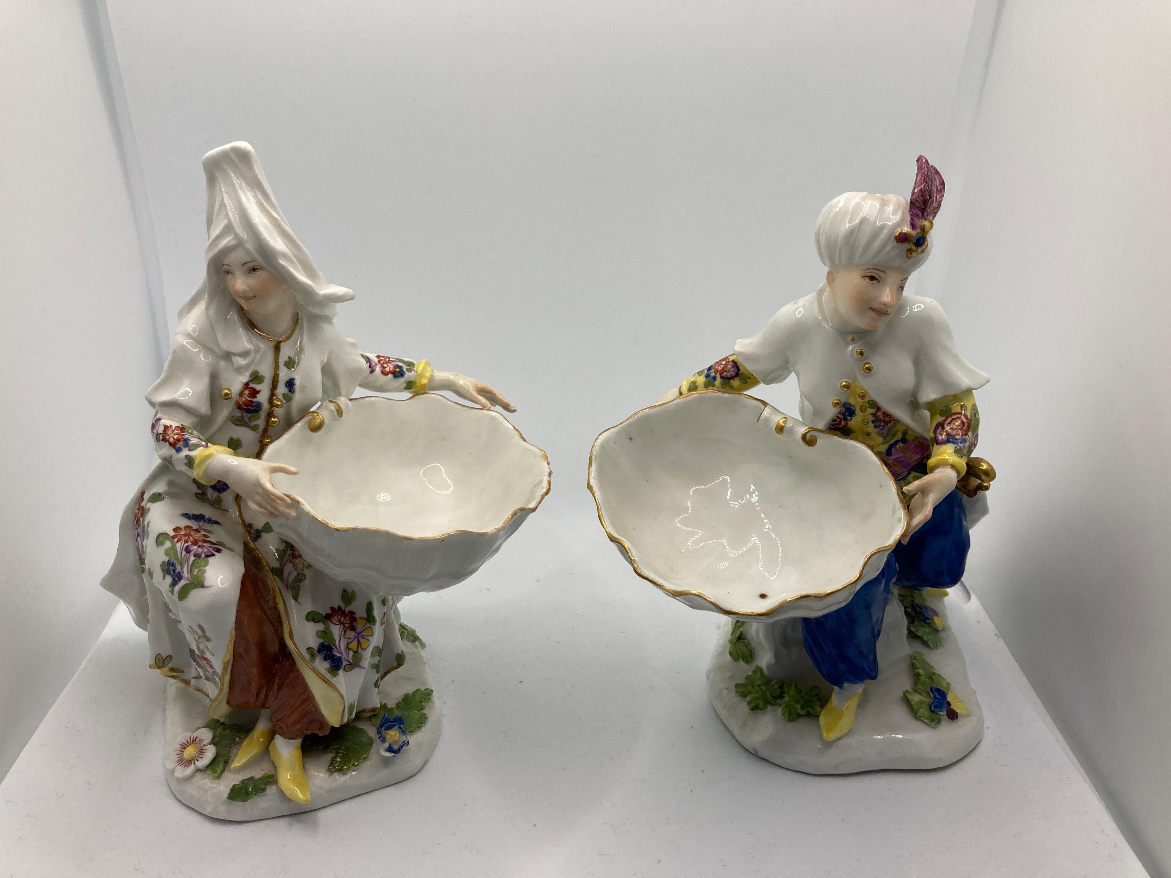 18th Century Meissen Turkish Pair holding sweetmeat / table salt bowls For Sale 4