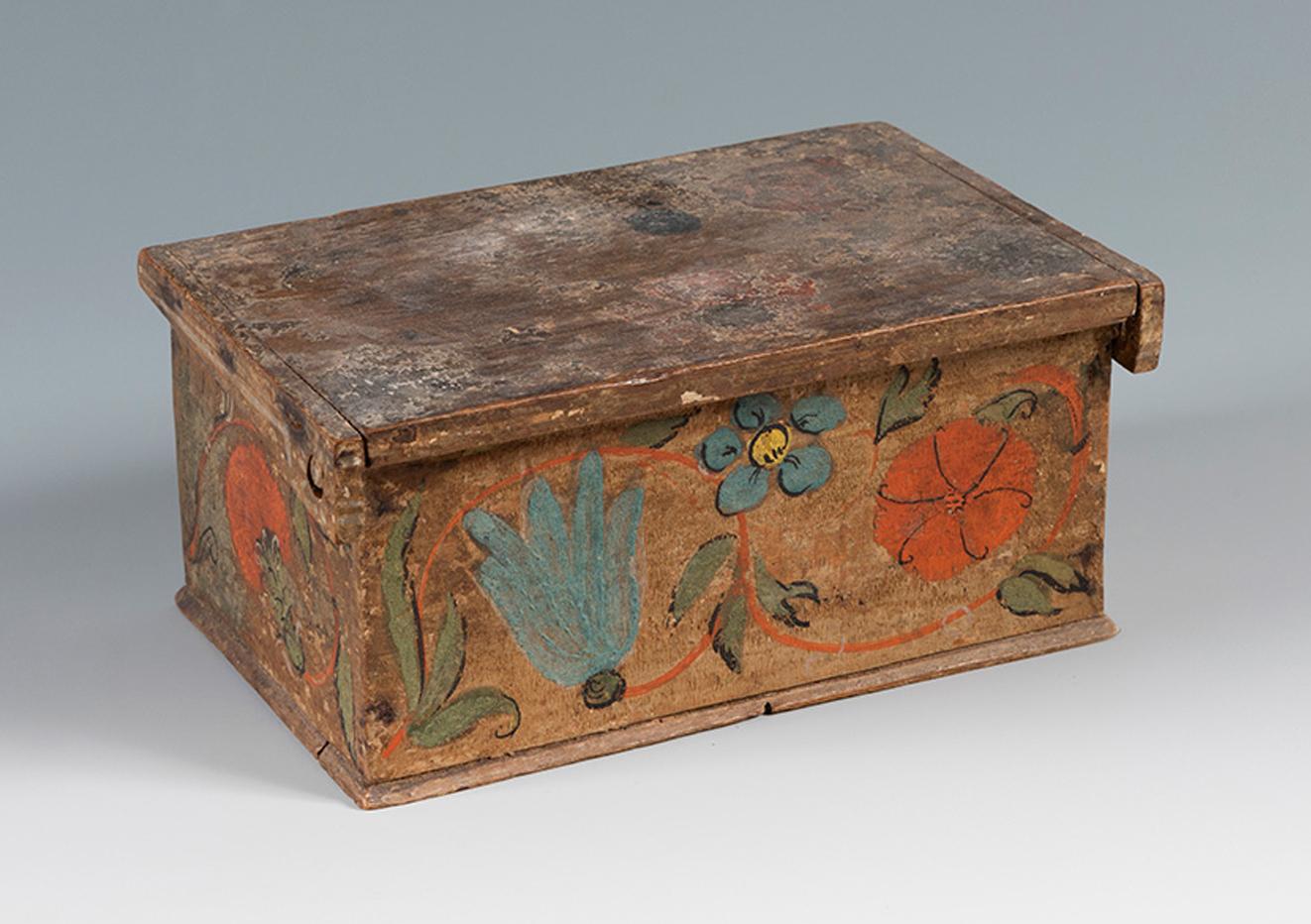 Hand-Painted 18th Century Mexican Chest from New Spain For Sale