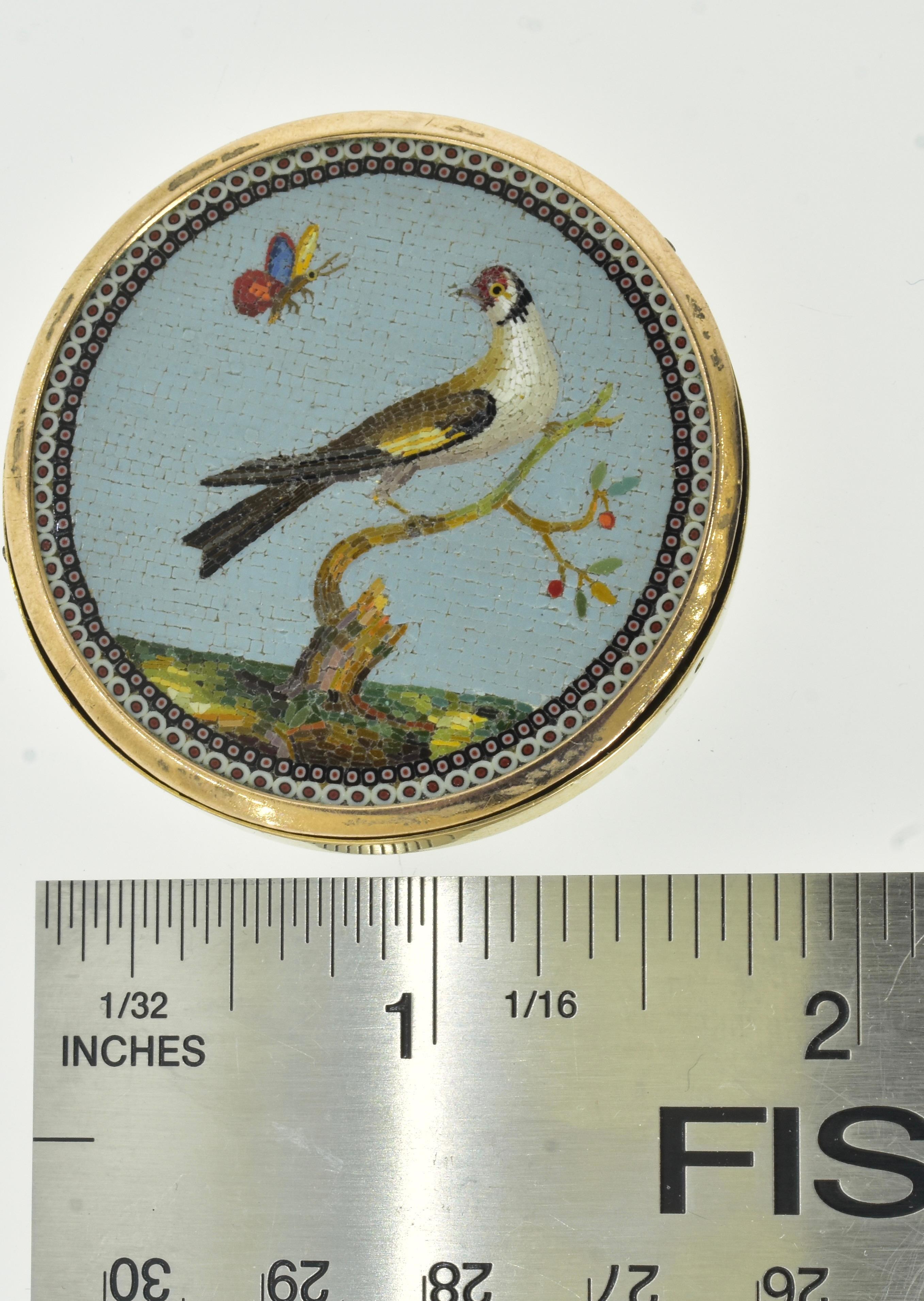18th Century Micro Mosaic  brooch of a Bird and a Bee, circa  1795-1825. For Sale 2
