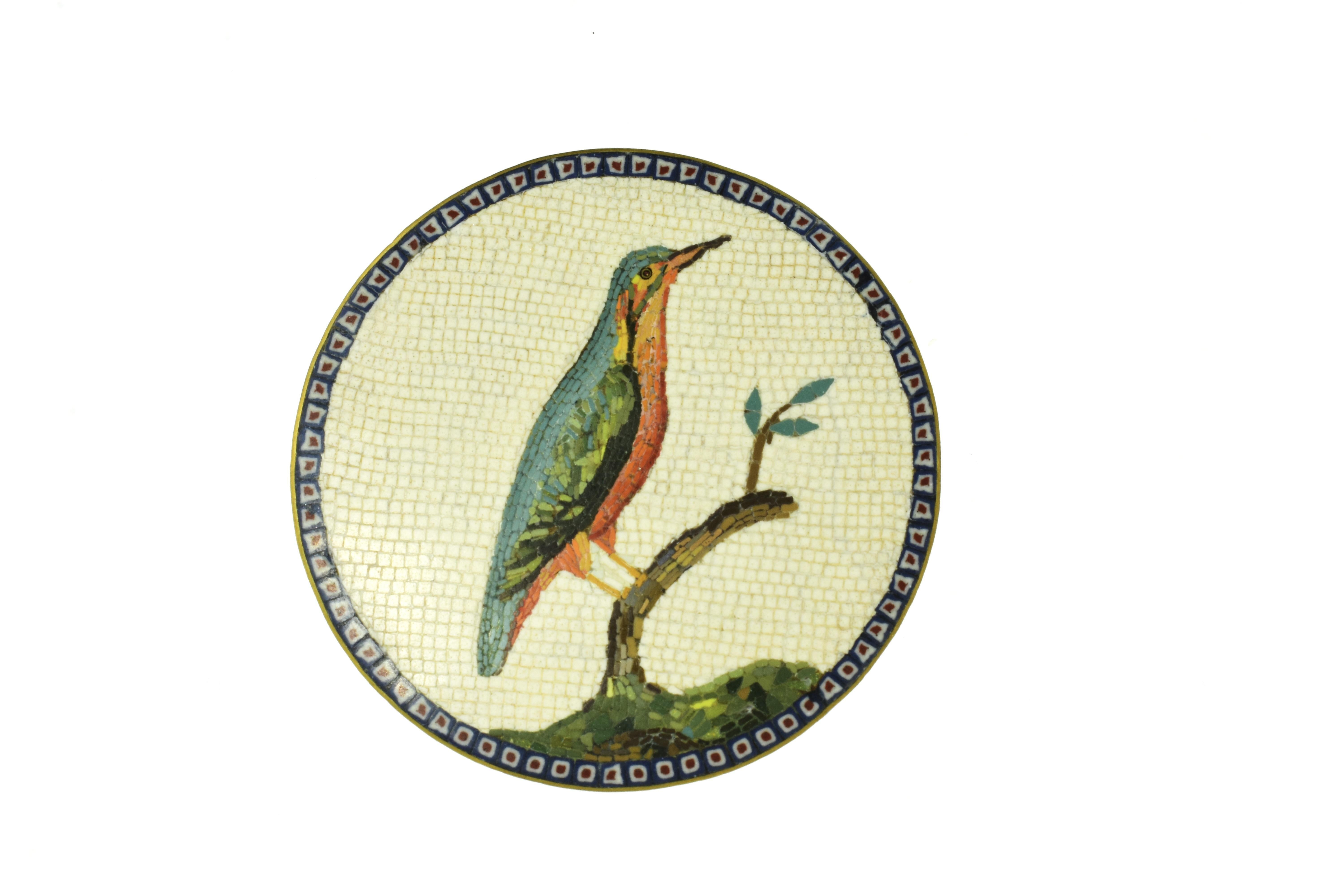 Placa de micromosaico del siglo XVIII de un pájaro azul, atribuida a G. Raffaelli. Georgiano en venta