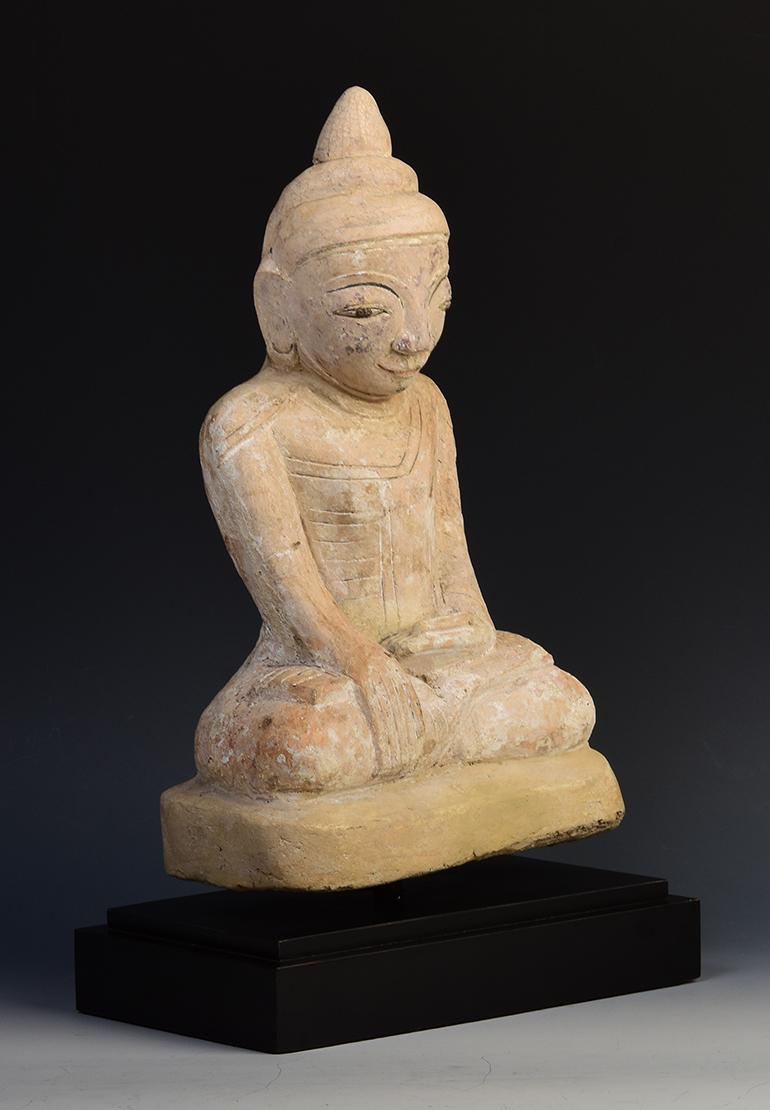 Bouddha assis en pierre de savon birmane antique Mon du 18ème siècle en vente 3