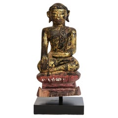 18. Jahrhundert, Mon, antiker burmesischer sitzender Buddha aus Holz