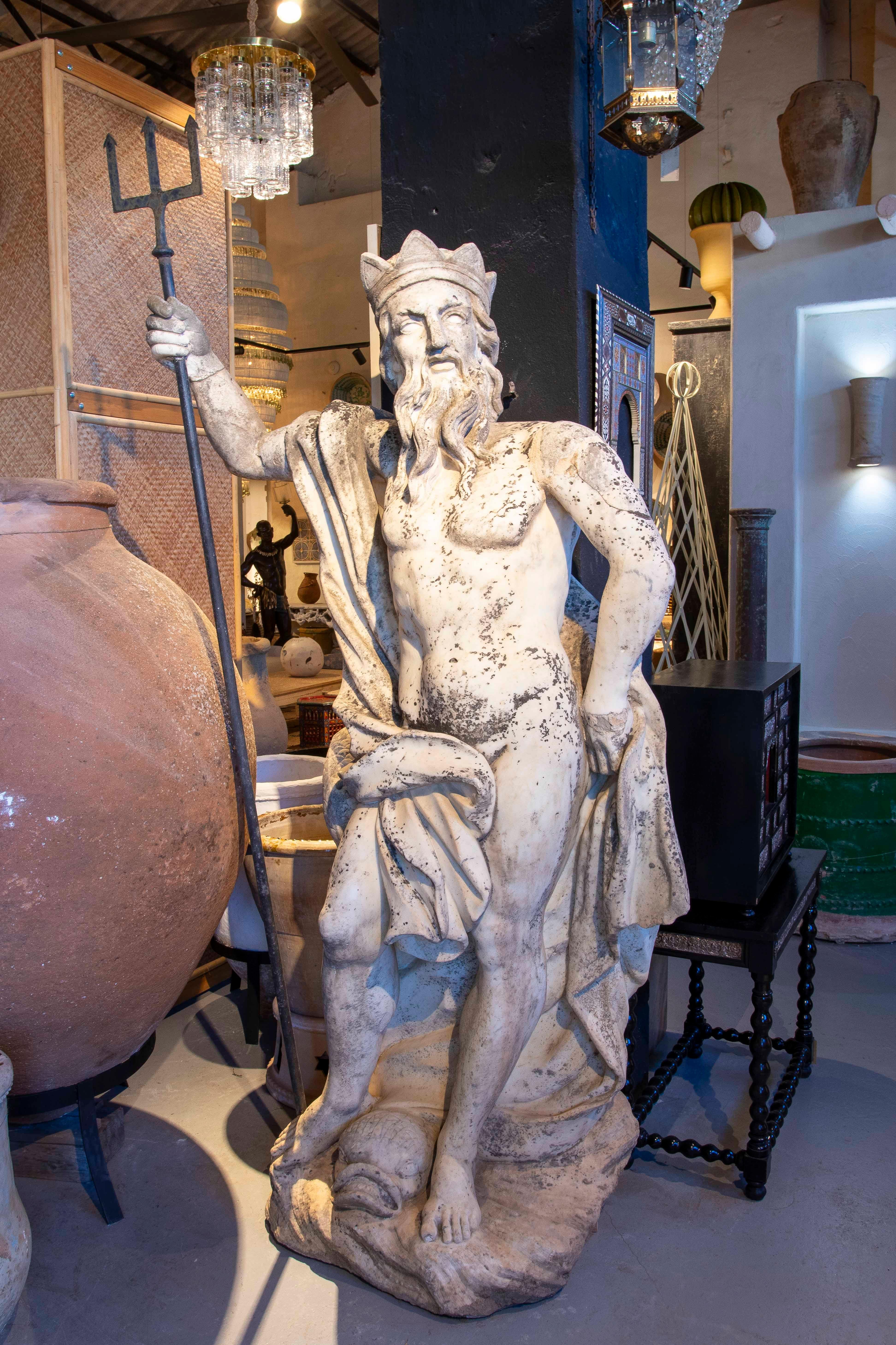 italien Sculpture monumentale en marbre du 18ème siècle représentant Neptune en vente