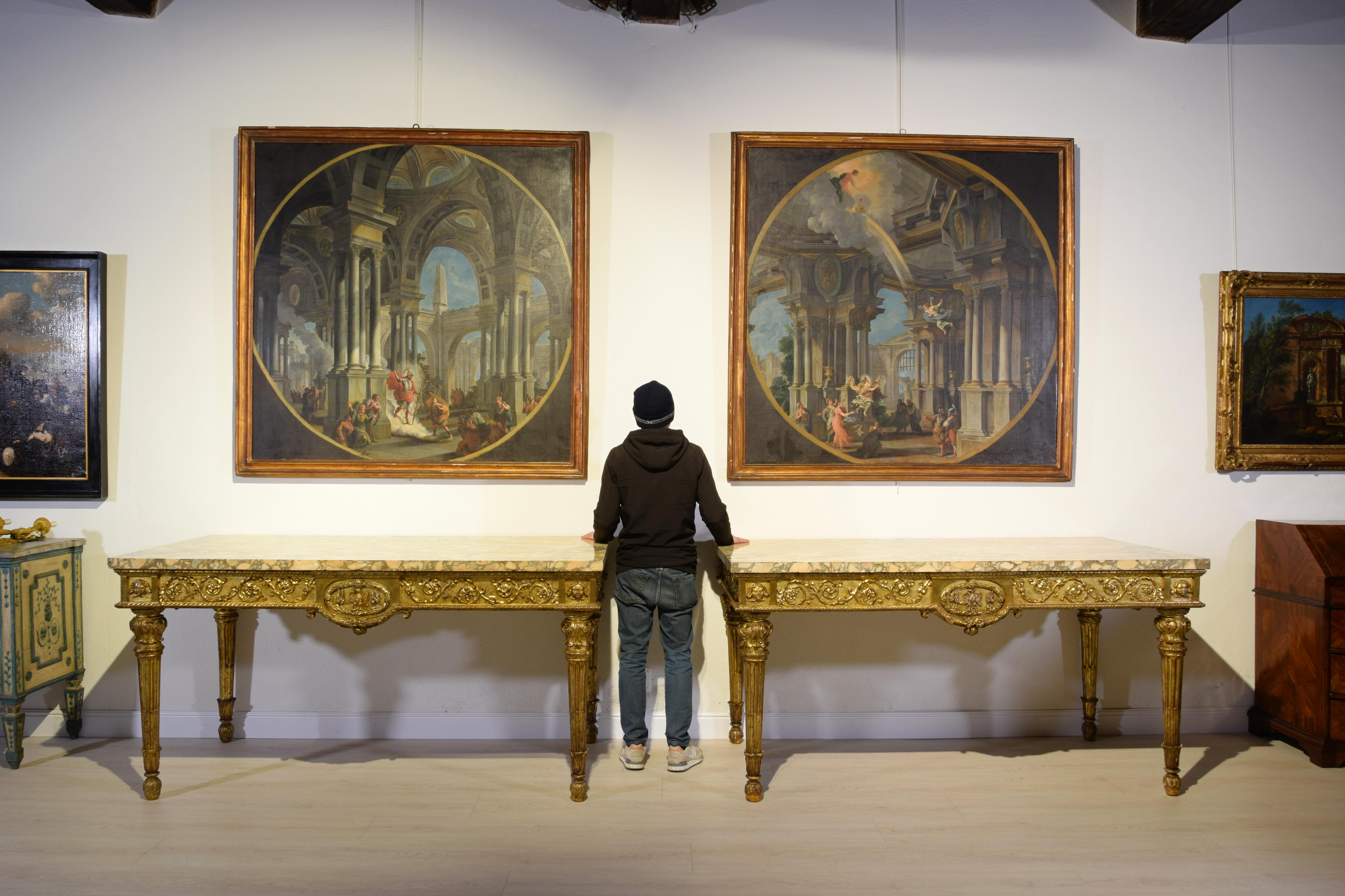 18. Jahrhundert, Monumentales Paar italienischer neoklassizistischer Konsolen aus Giltwood im Angebot 4