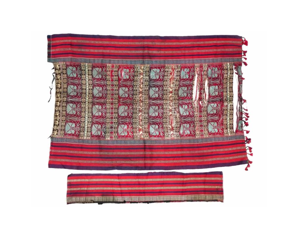 A lot of antique Moroccan Berber hand woven textiles with silk. The textile is adorned with traditional foliage, geometrical and abstract patterns. One ware is adorned with fringes. Dates to the late 18th century. Moroccan textiles are defined by
