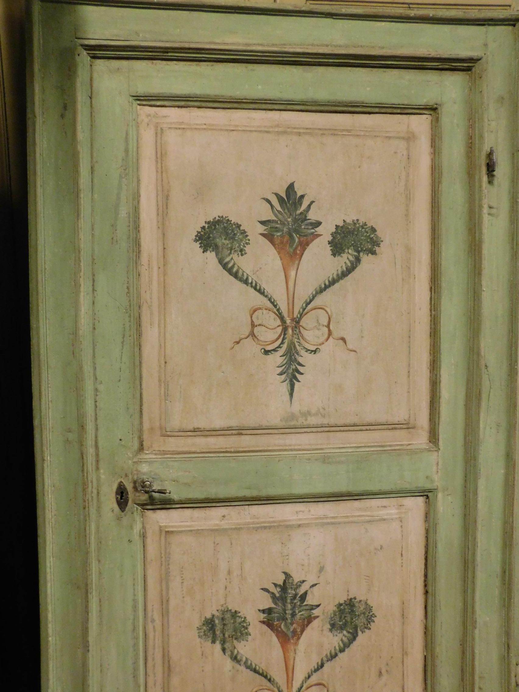 18th Century N.2 Antiques Doors Green and Pink with Frames, Hand-Painted, Italy In Good Condition For Sale In Cuneo, Italy (CN)