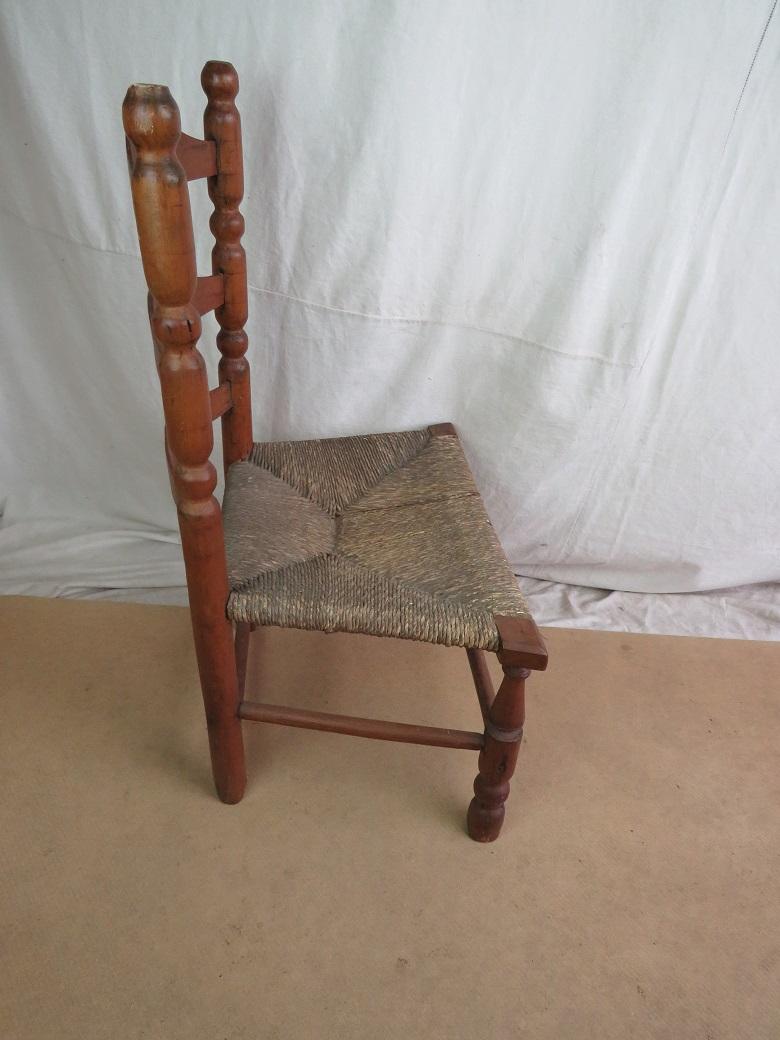 XVIIIe siècle Chaise d'appoint à dossier échelonné Nantucket Fireside du 18e siècle, vers 1780 en vente