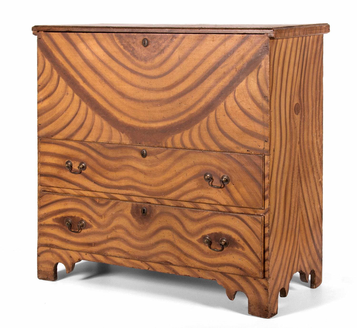 18. Jahrhundert:: Nantucket Herkunft:: Coffin Family Stand-Up Blanket Chest (amerikanisch) im Angebot