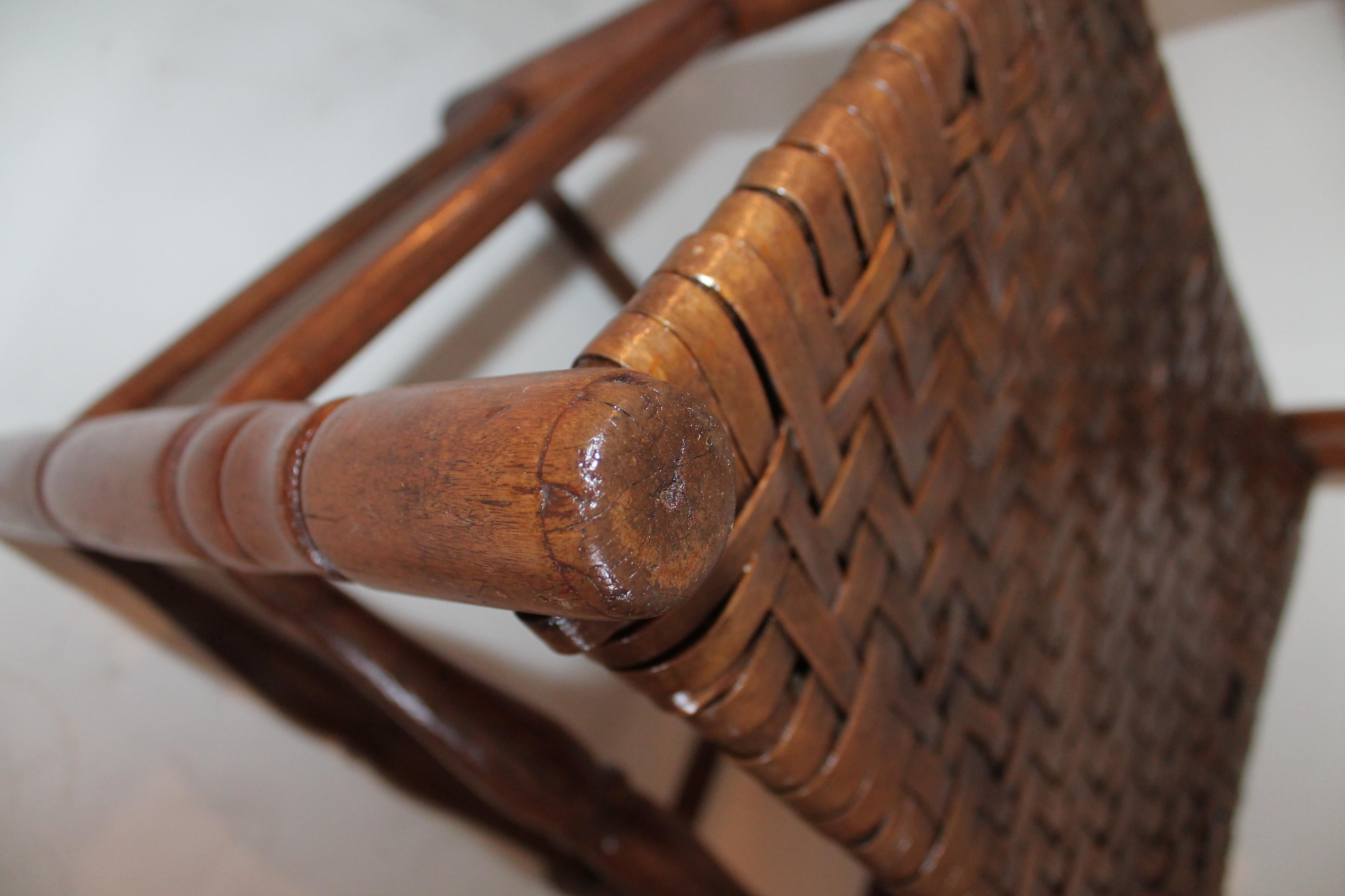 American 18th Century N.E. Bannister Back Side Chair